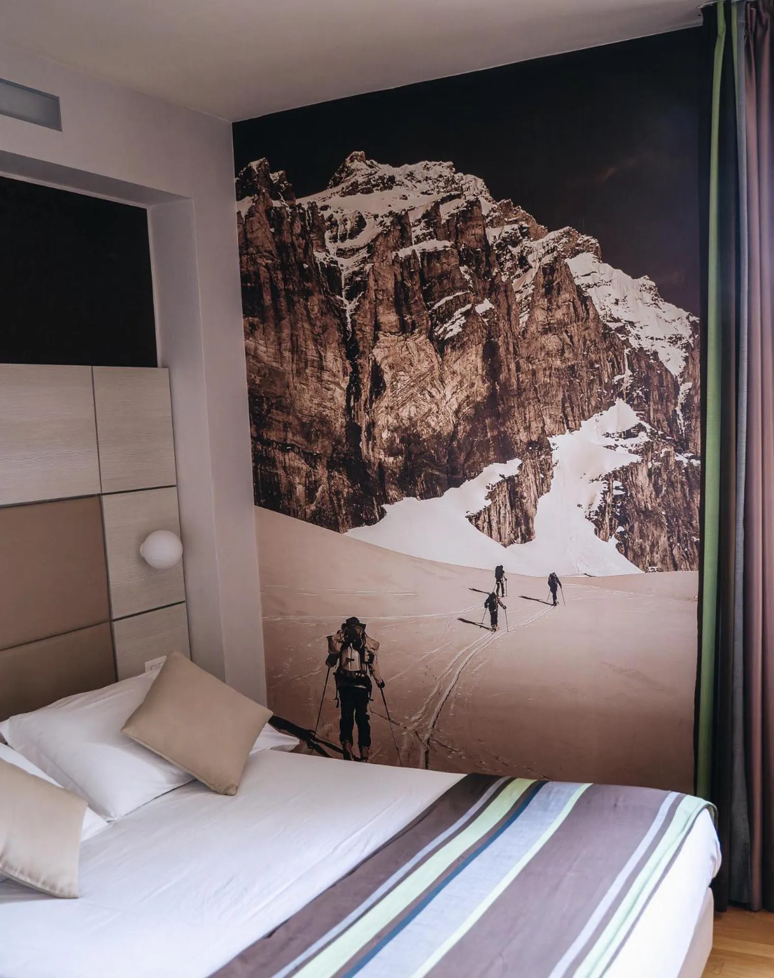 Bedroom, Bed in HB Aosta Hotel & Balcony SPA