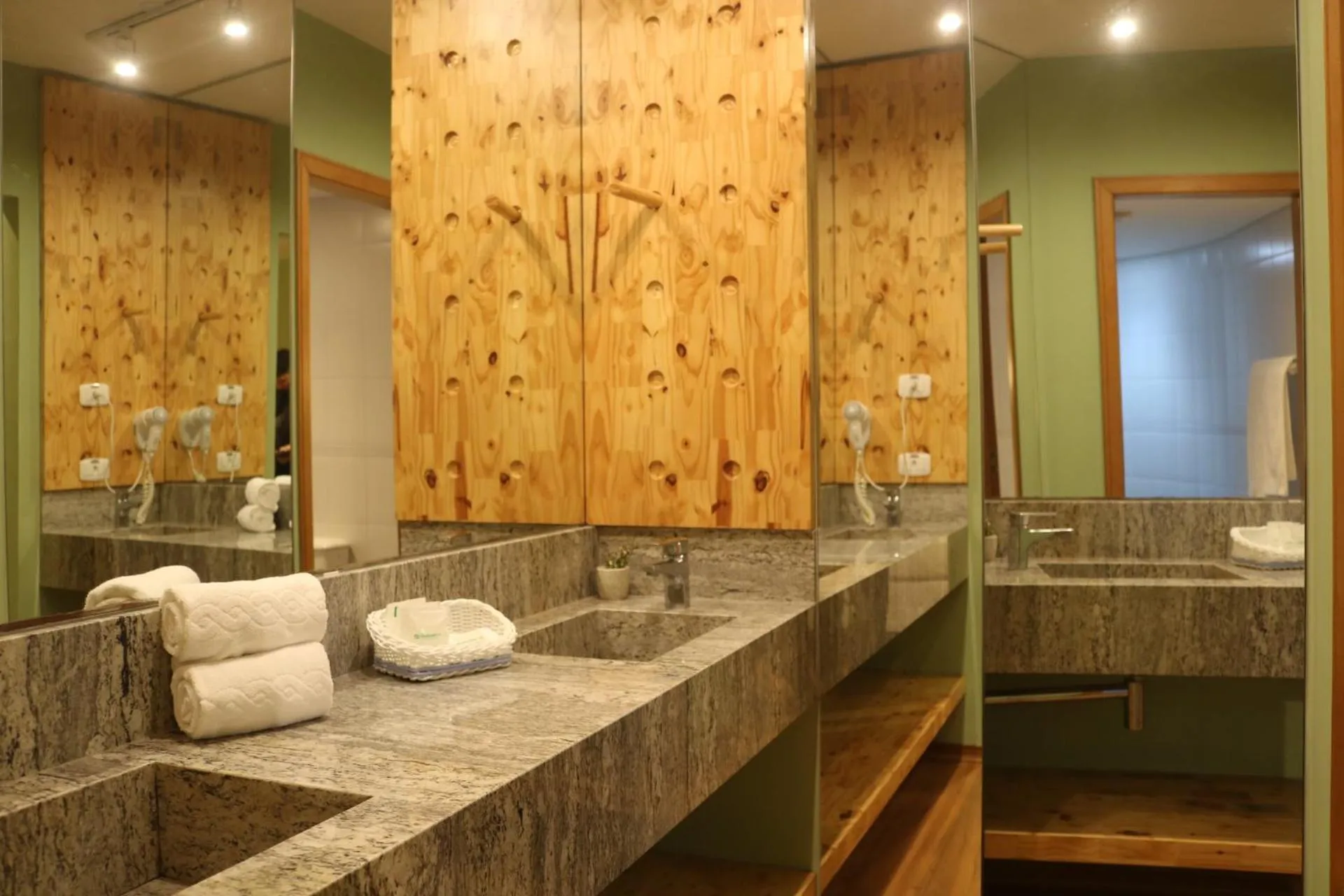 Bathroom in Hotel Nacional Inn Curitiba Santa Felicidade