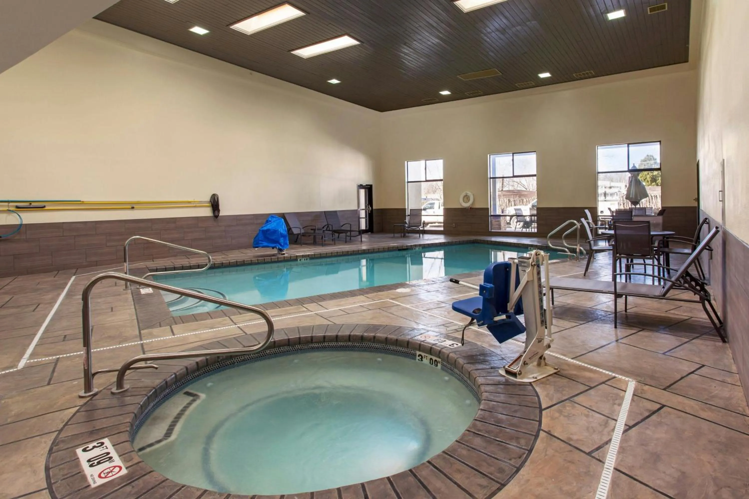 Swimming pool in Fairfield Inn & Suites by Marriott Santa Fe