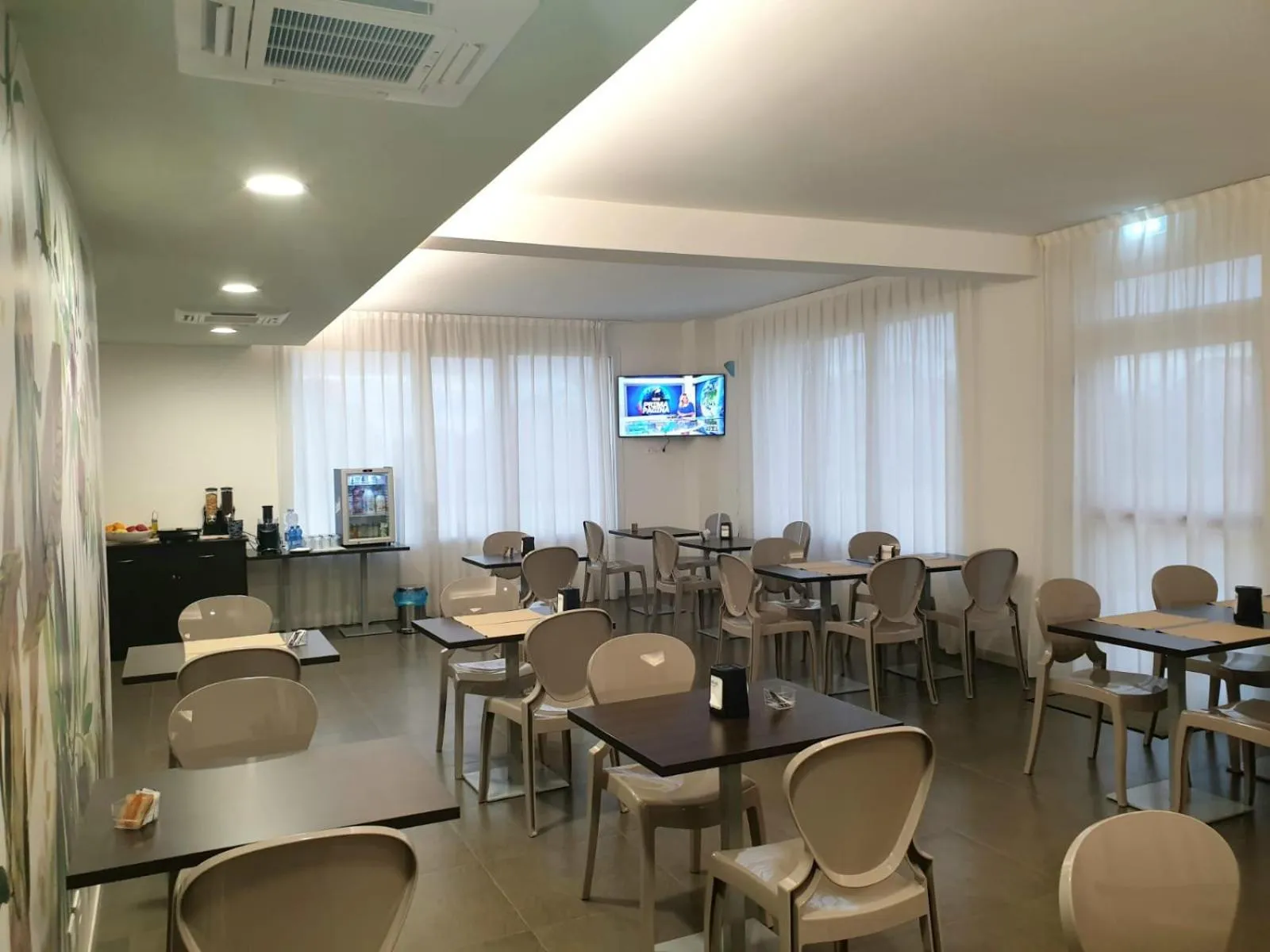 Breakfast in Hotel Grel