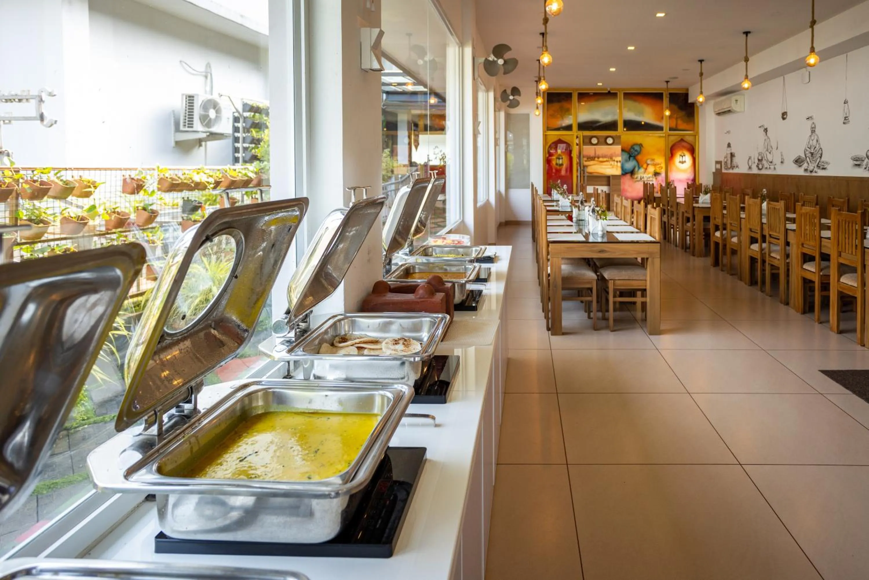 Restaurant/places to eat in Star Emirates Luxury Resort and Spa, Munnar