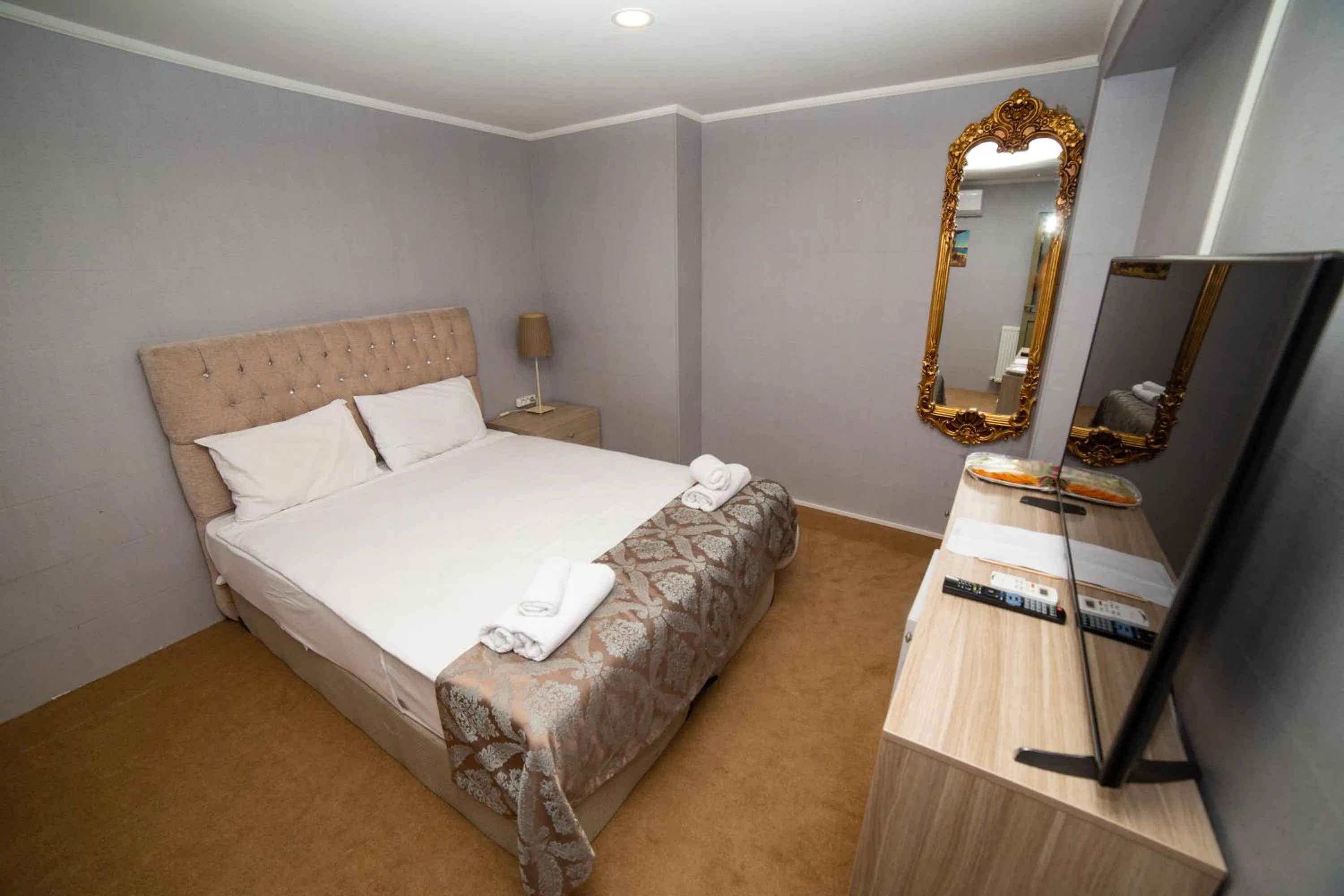 Bedroom, Bed in HHK Hotel Downtown