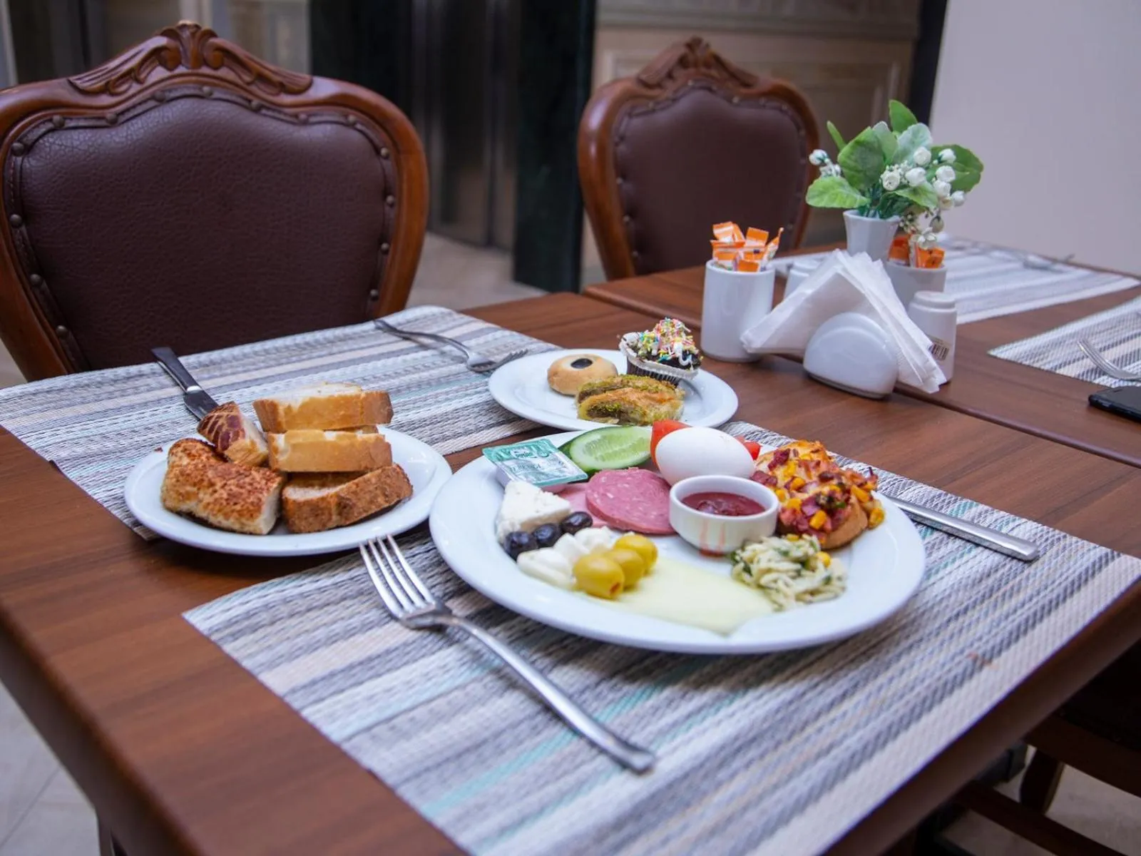 Breakfast in HHK Hotel Downtown
