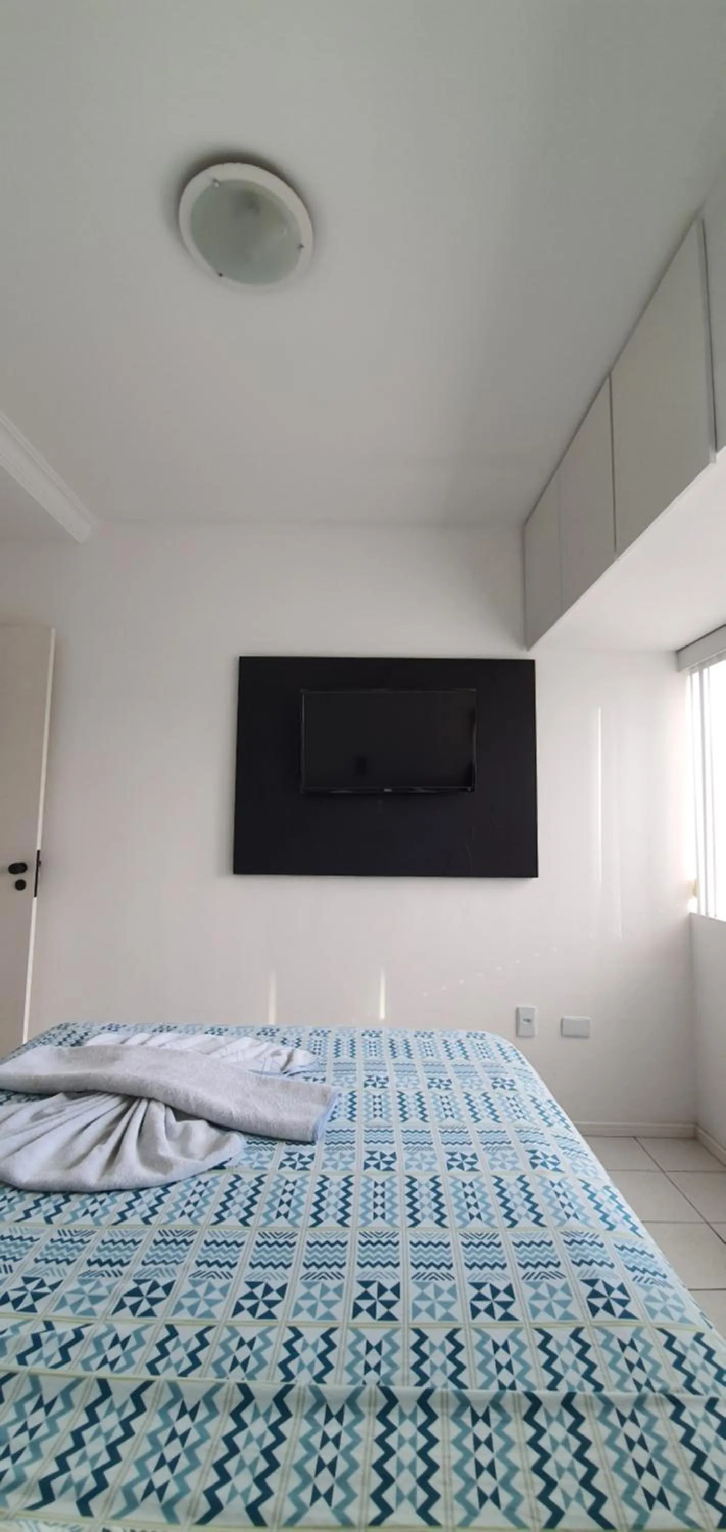 Bed in Studio Everest By Smart Stays