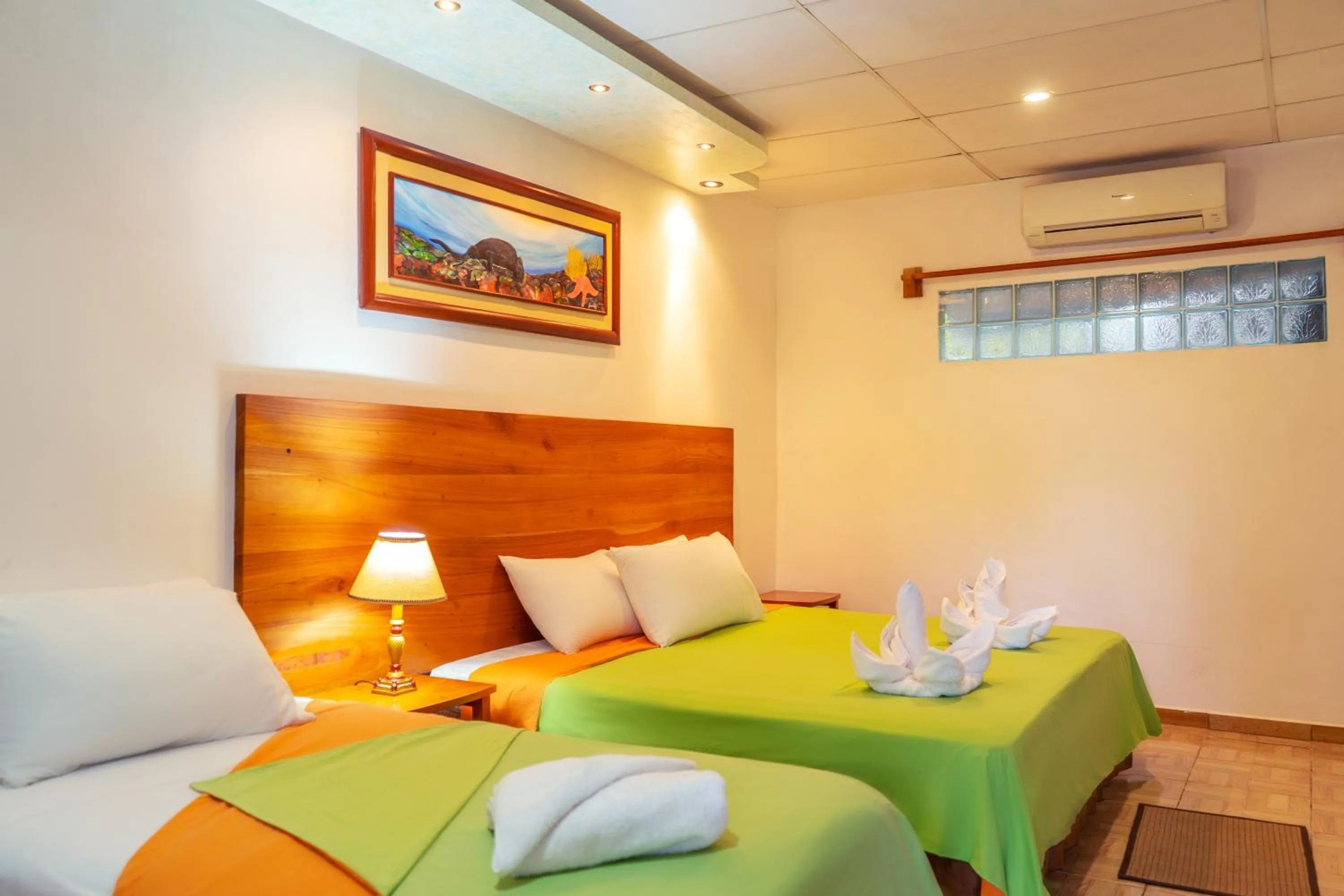 Bedroom, Bed in Hotel Twin Galápagos