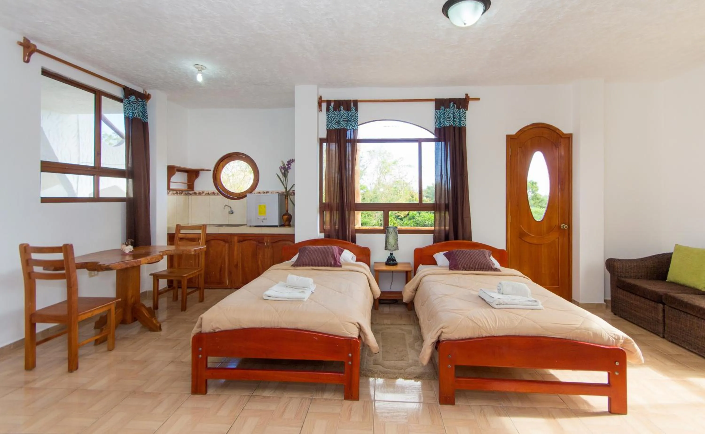 Photo of the whole room, Bed in Hotel Twin Galápagos