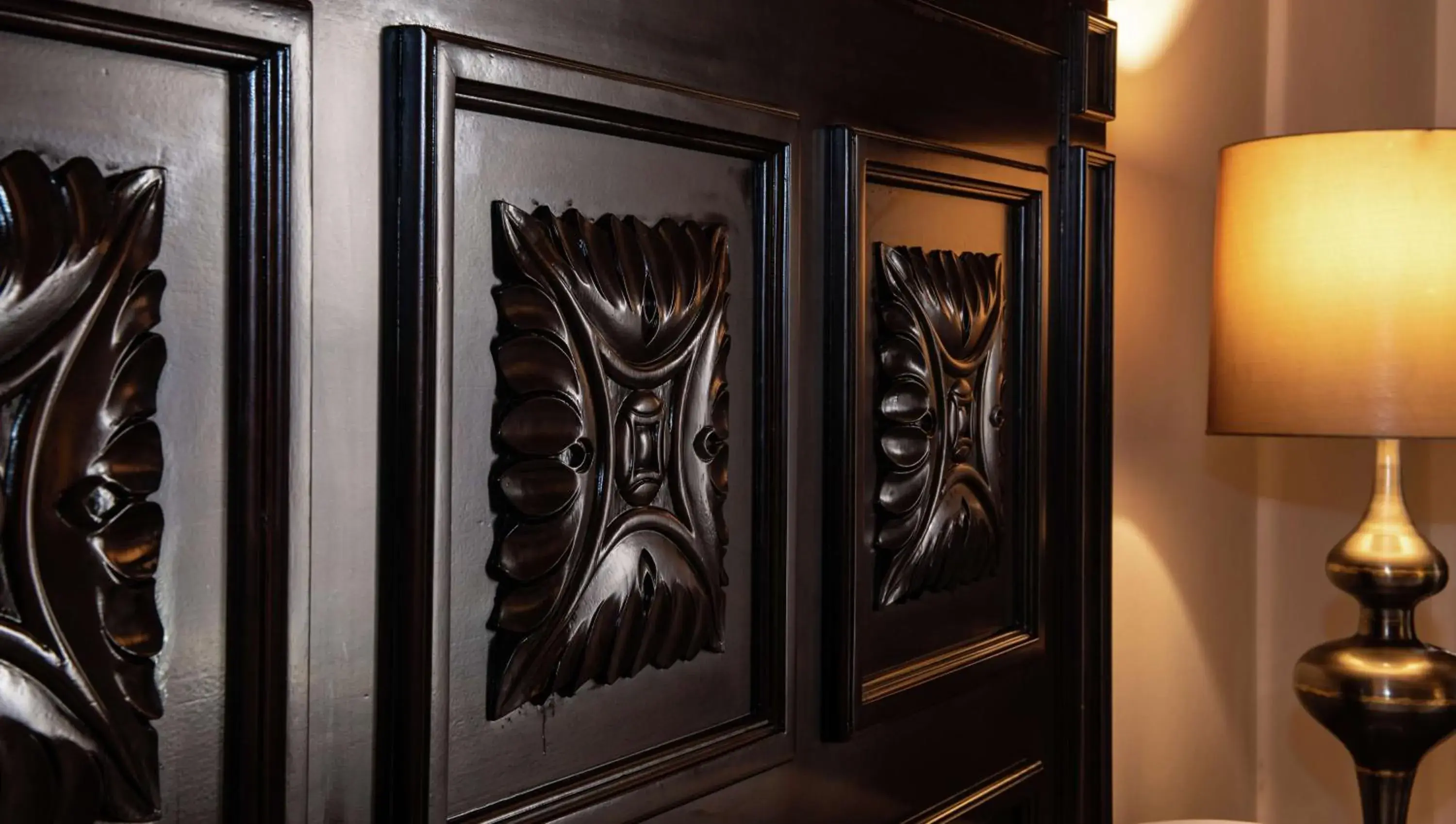 King Room with Roll-In Shower - Mobility/Hearing Accessible in Hilton Santa Fe Historic Plaza King Room with Roll-In Shower - Mobility/Hearing Accessible in Hilton Santa Fe Historic Plaza