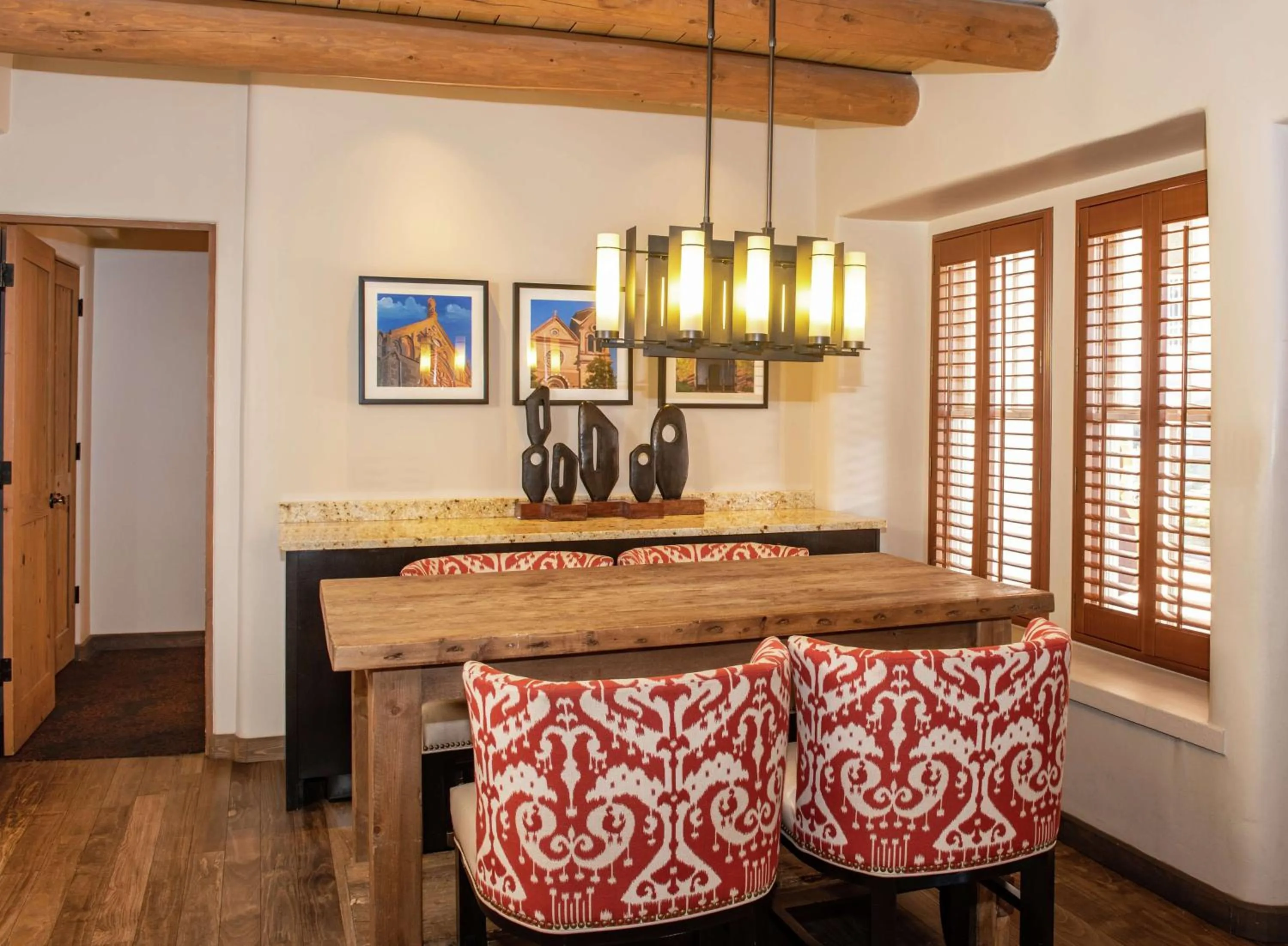 Living room in Hilton Santa Fe Historic Plaza