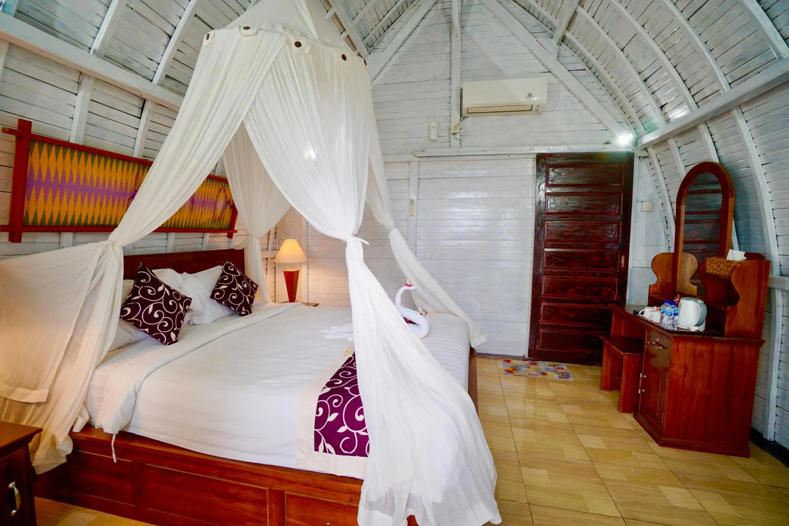 Natural landscape, Bed in Hotra Hill Cottage