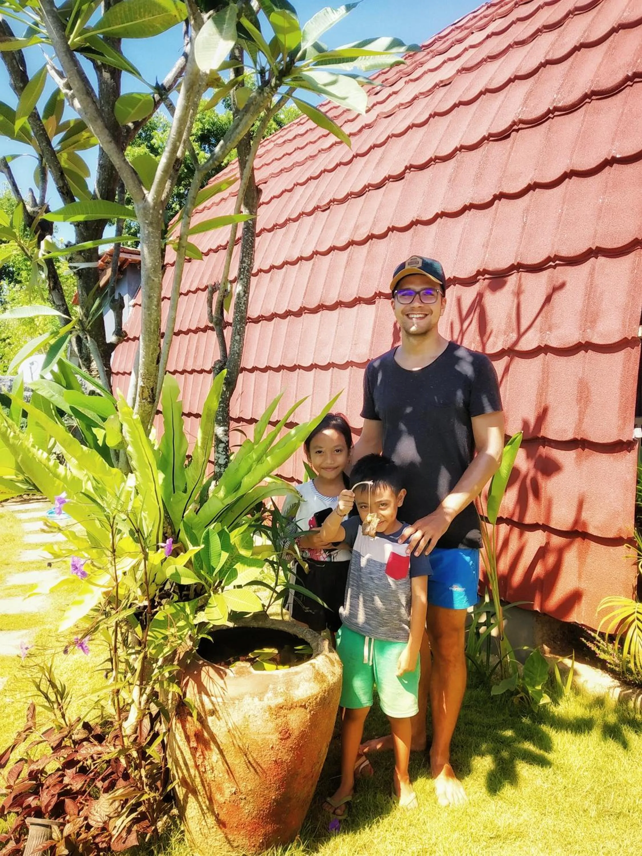Family in Hotra Hill Cottage