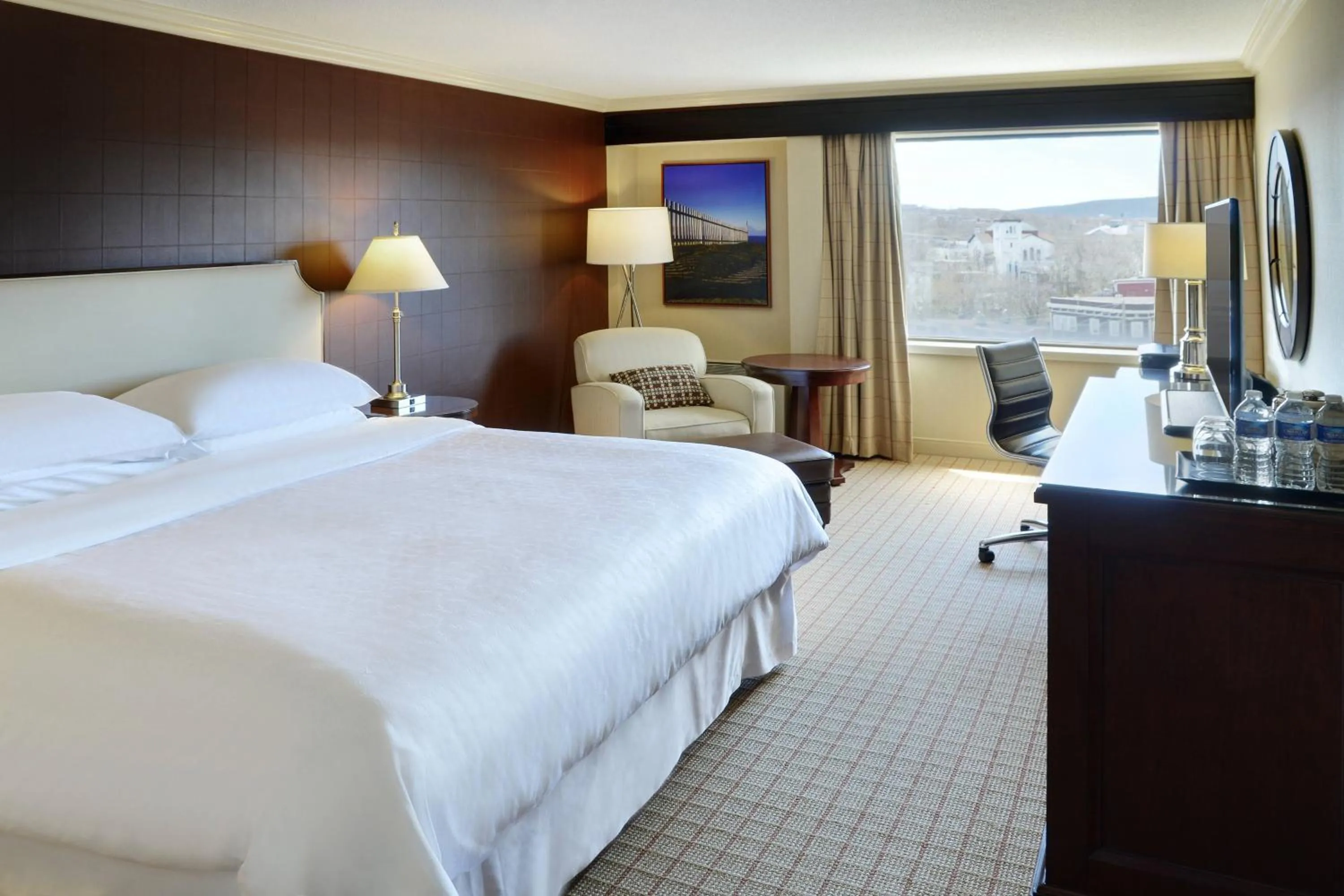 Photo of the whole room, Bed in Sheraton Hotel Newfoundland