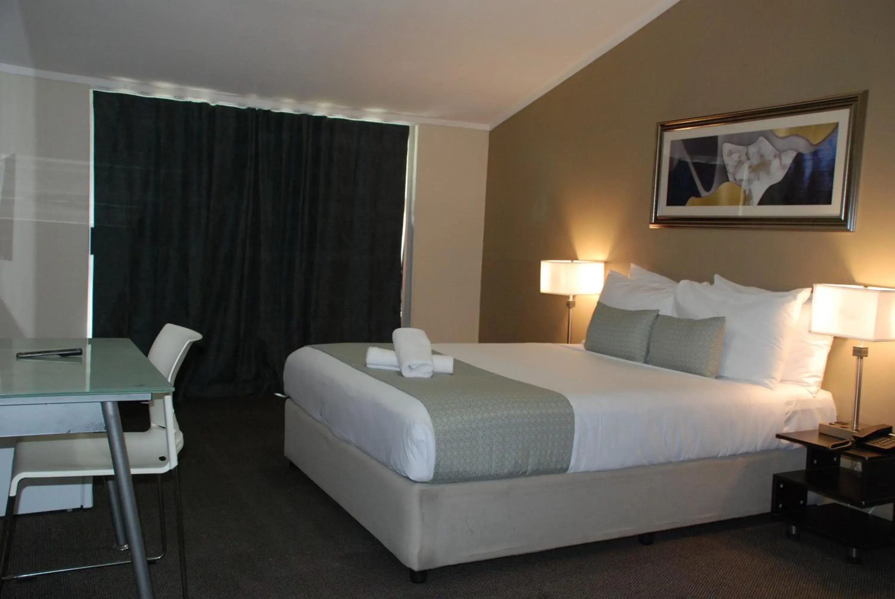 Standard Queen Room in Airport Gateway Hotel Standard Queen Room in Airport Gateway Hotel