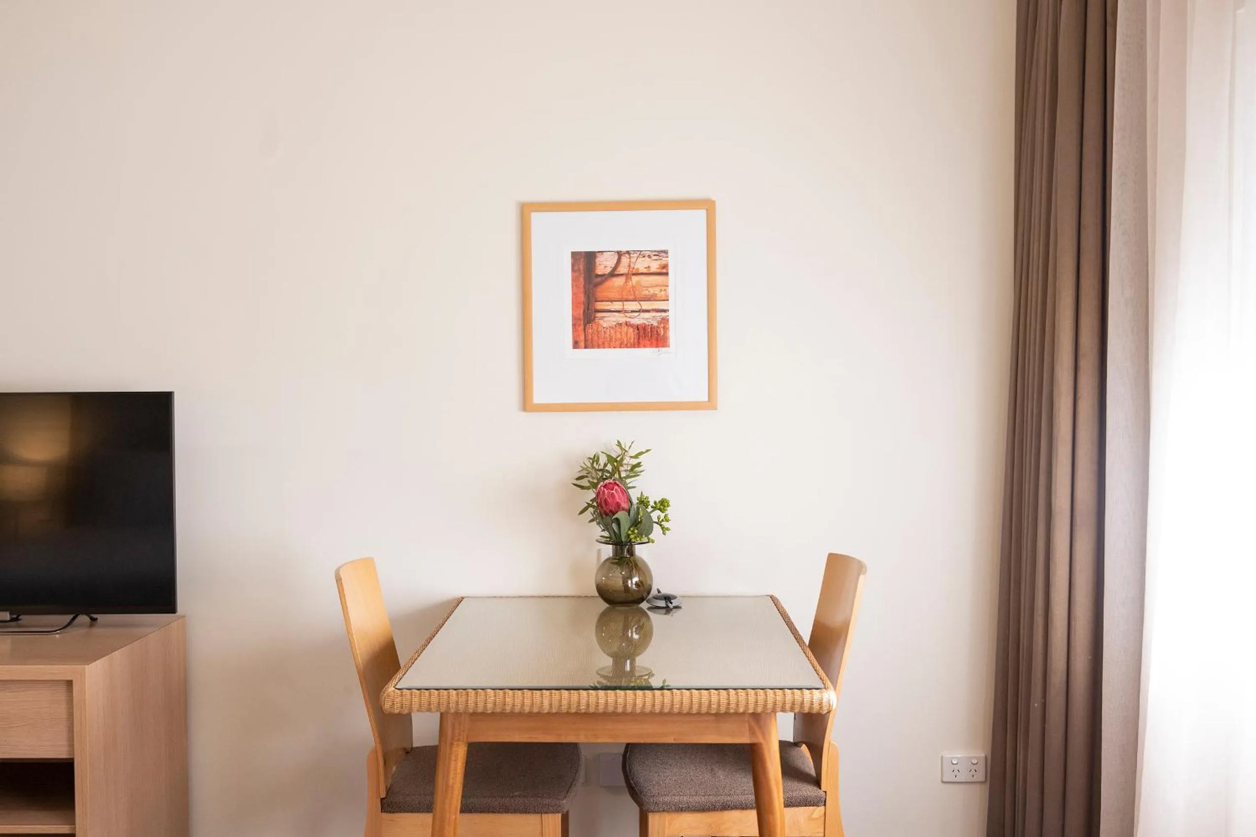 Seating area in Rydges Kalgoorlie