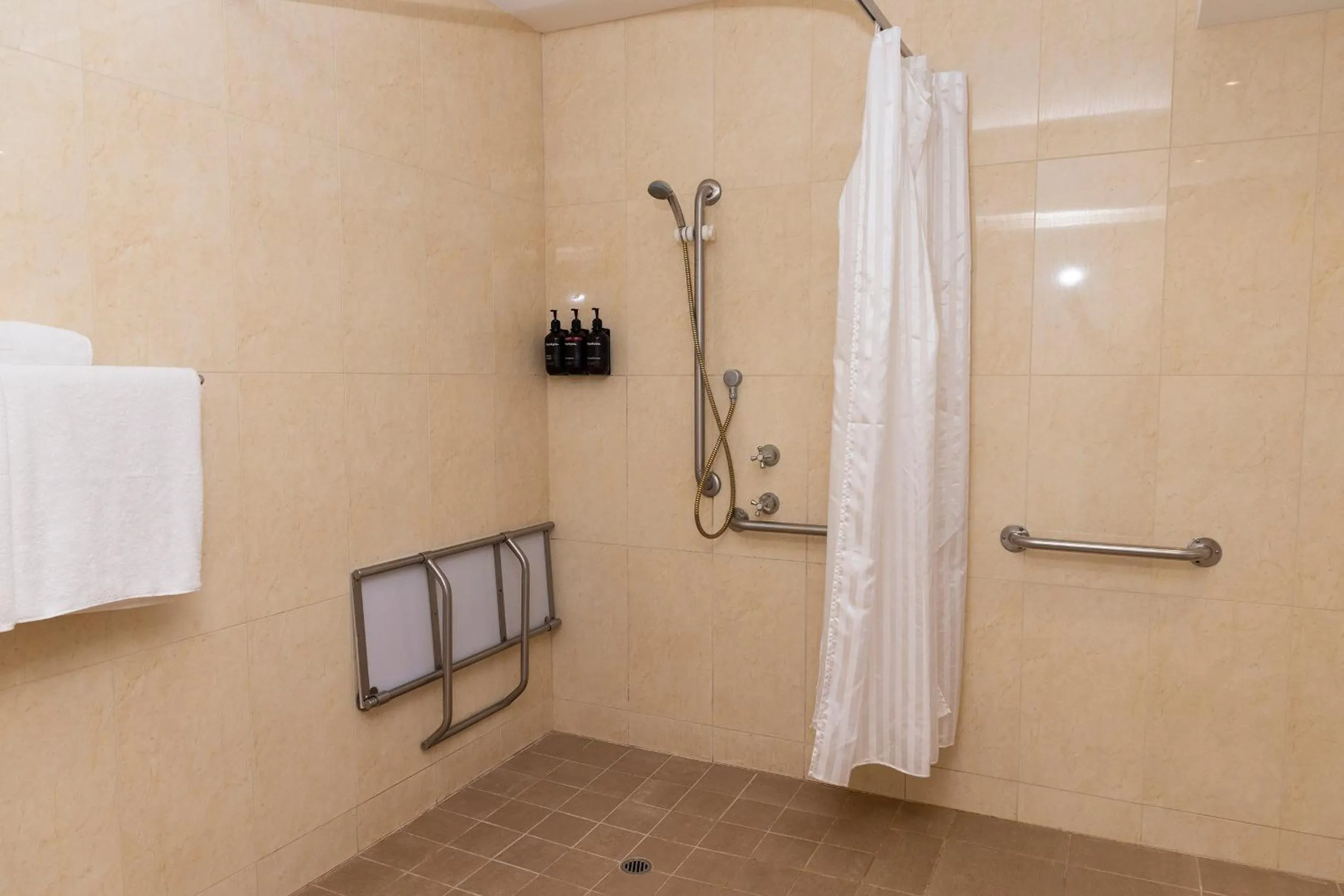 Bathroom in Rydges Kalgoorlie