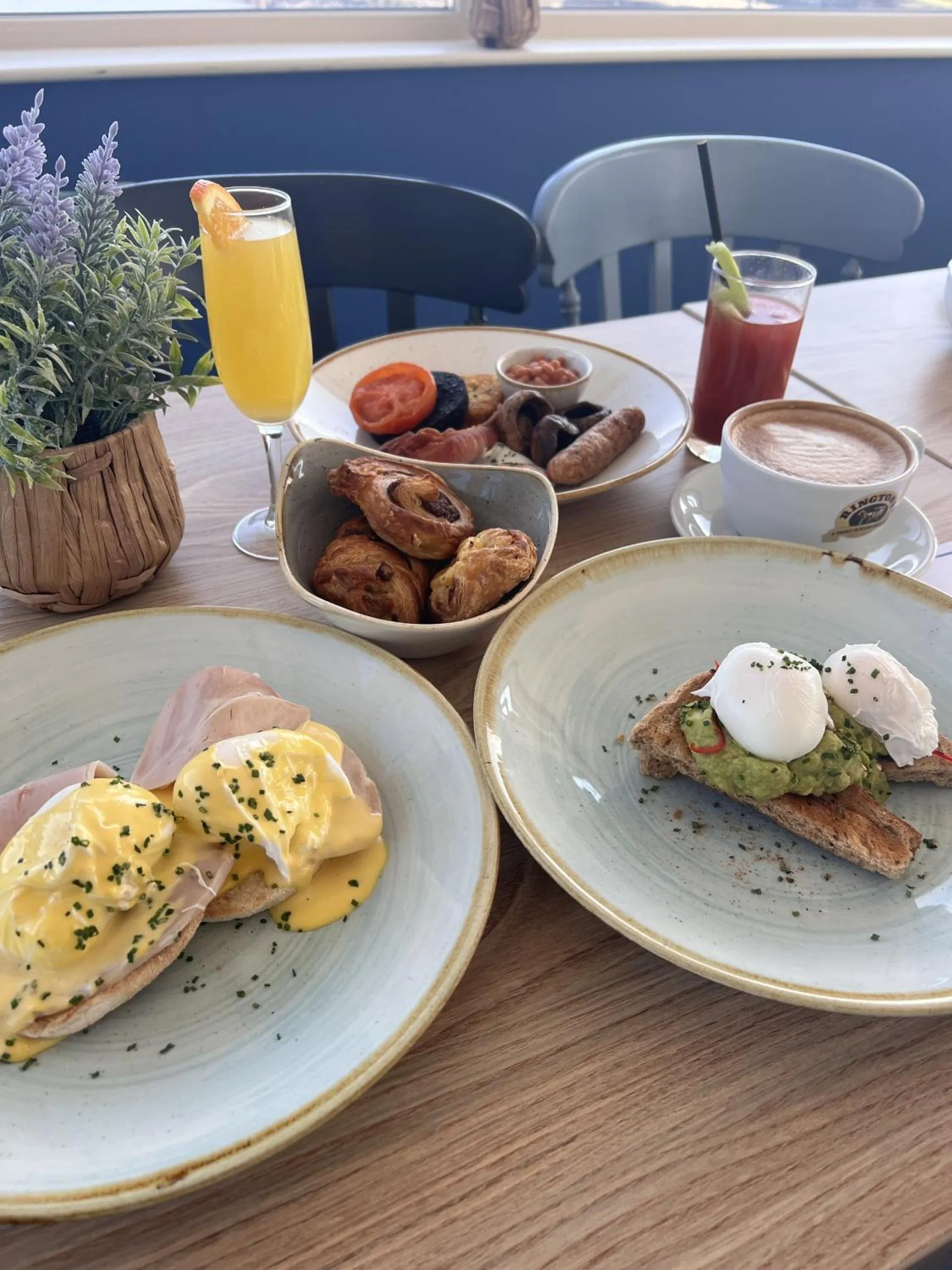 Breakfast in The Olde Ship Inn