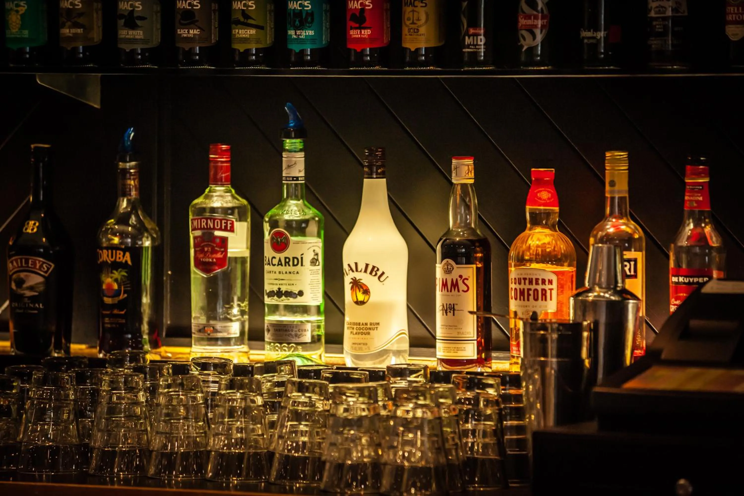 Lounge or bar in Bay Plaza Hotel