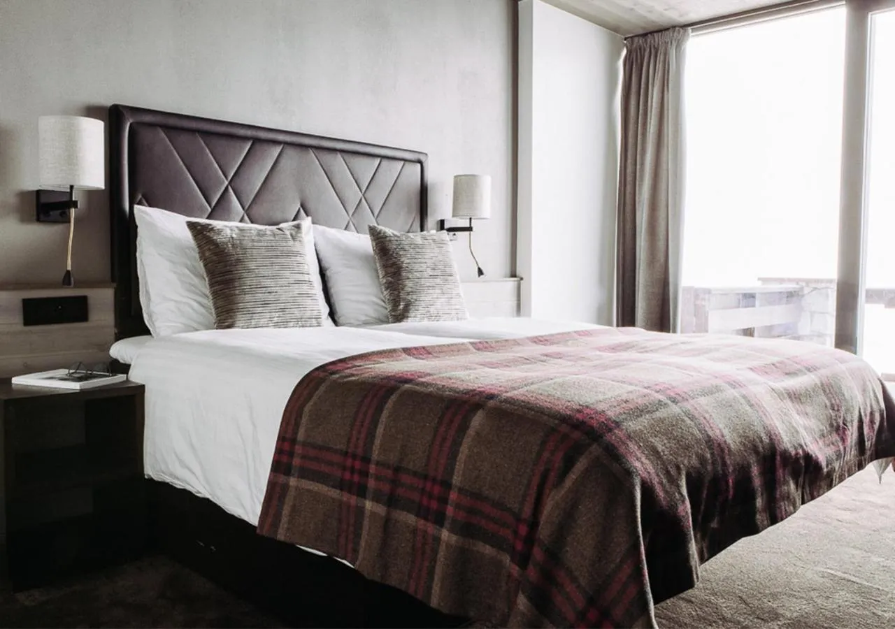 Bedroom, Bed in Langley Hôtel Tignes 2100