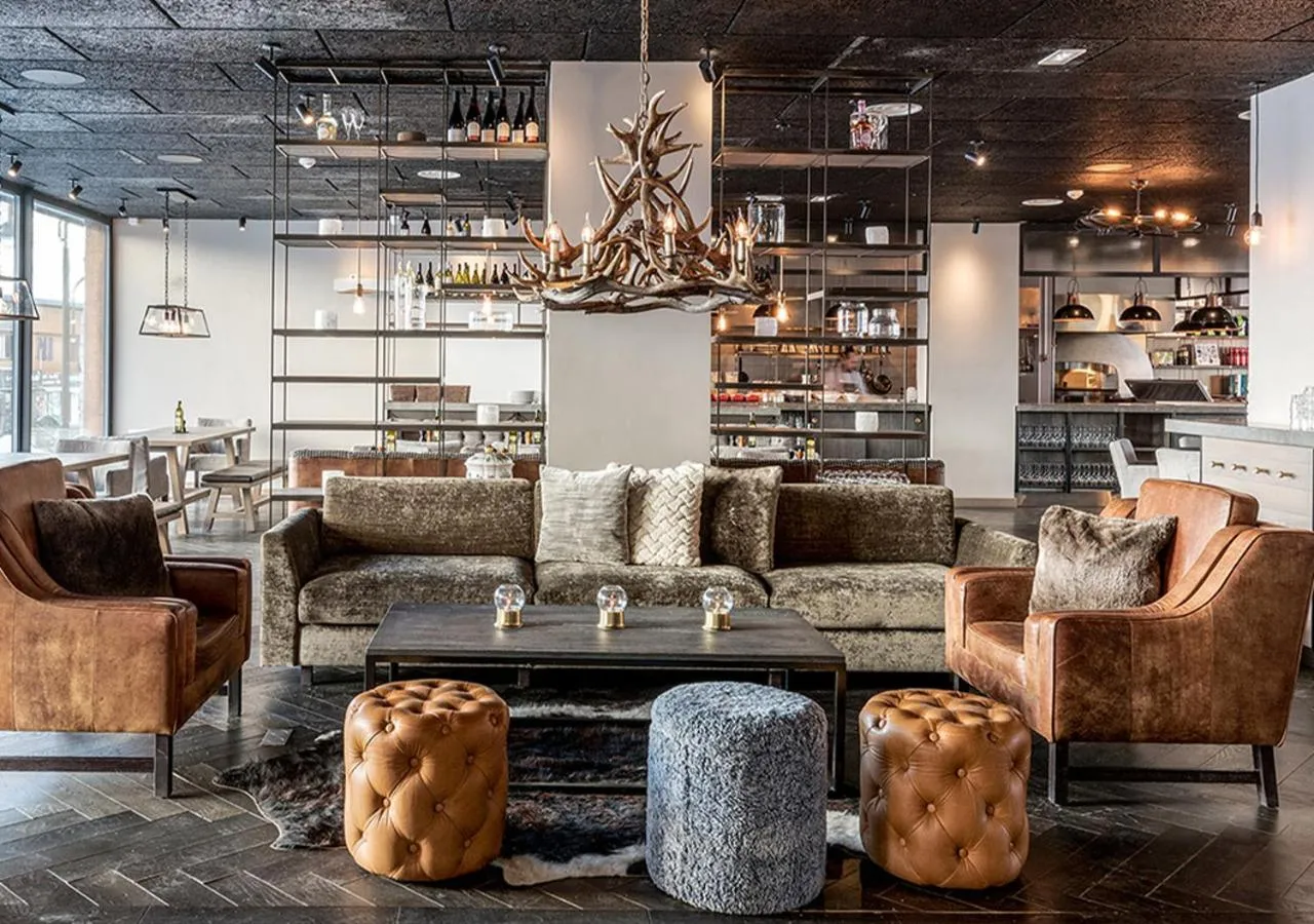 Lounge or bar in Langley Hôtel Tignes 2100