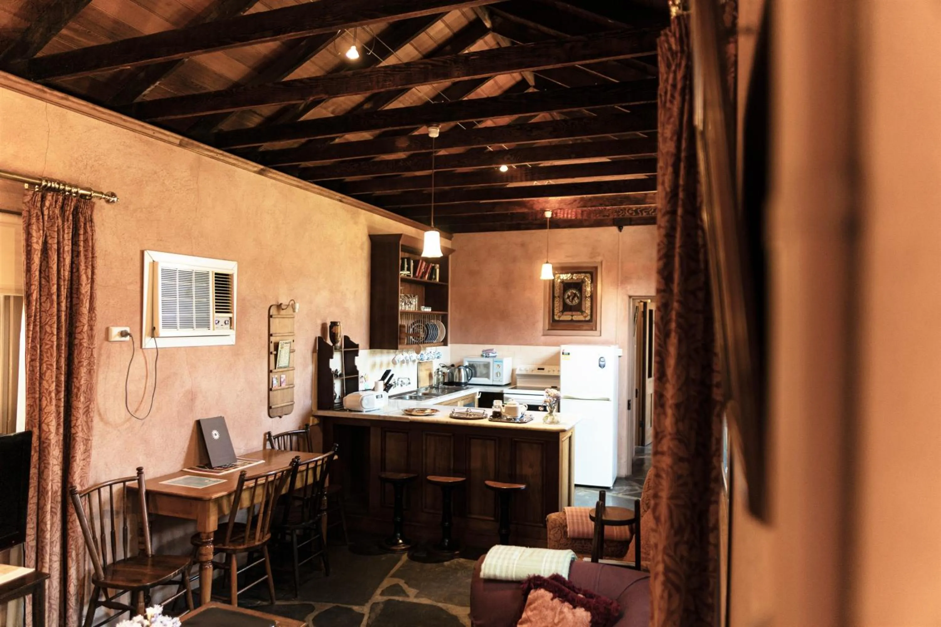 Kitchen or kitchenette in Buxton Manor