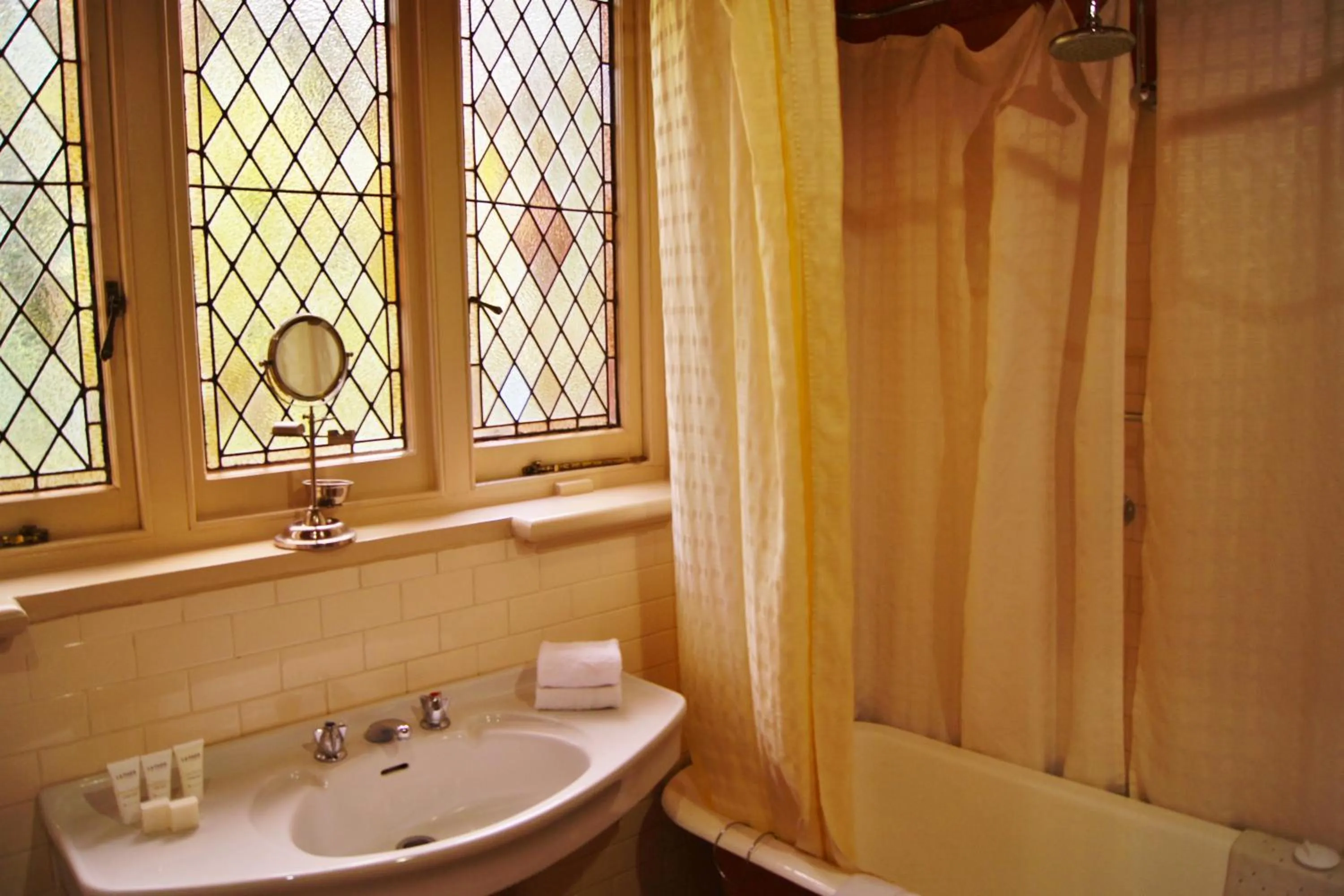 Shower in Buxton Manor