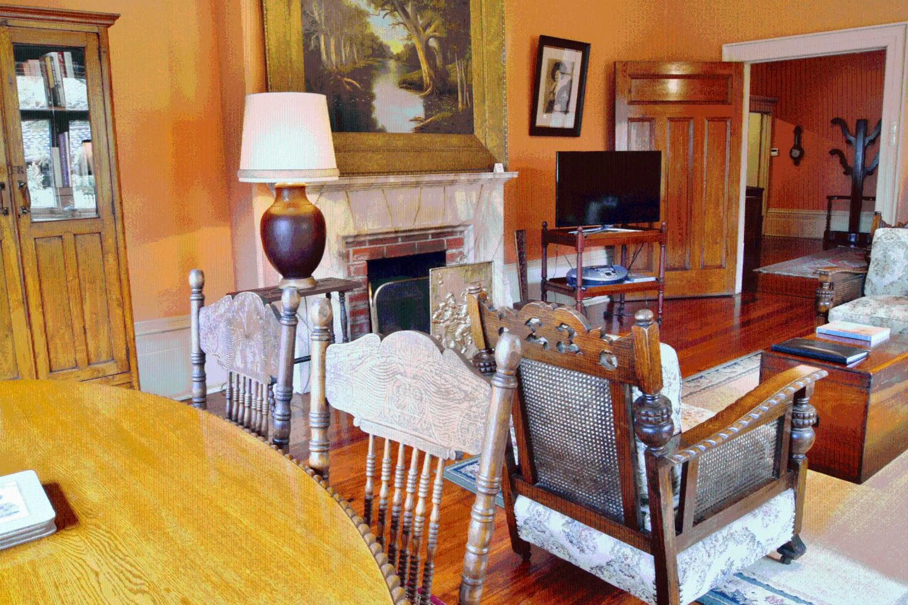 TV and multimedia in Buxton Manor