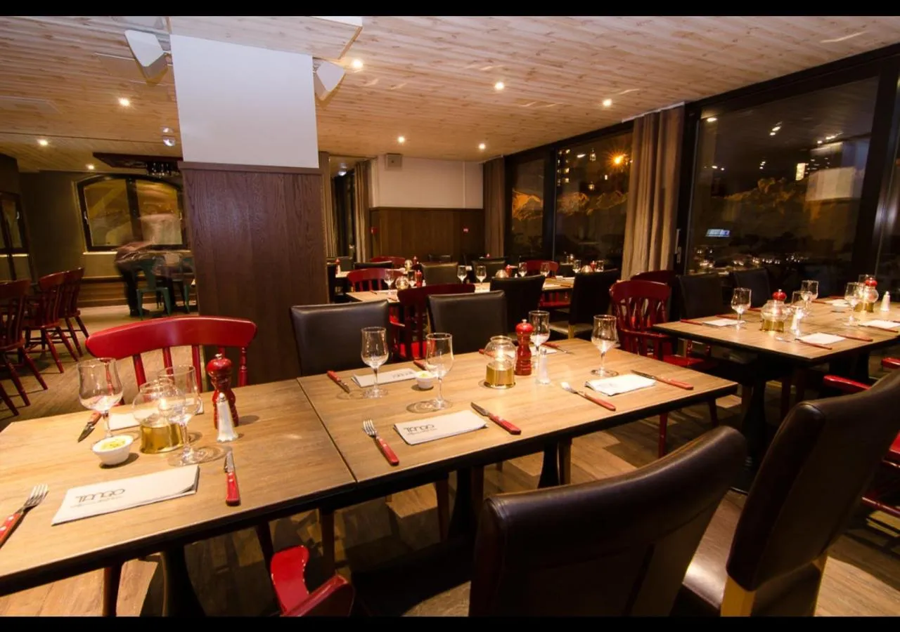 Restaurant/places to eat in Langley Hôtel Tango