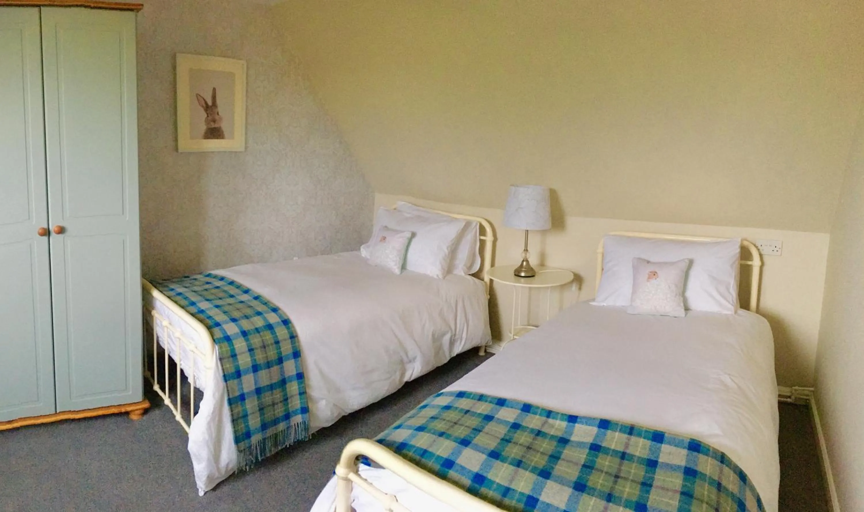 Bed in Puffin Cottage