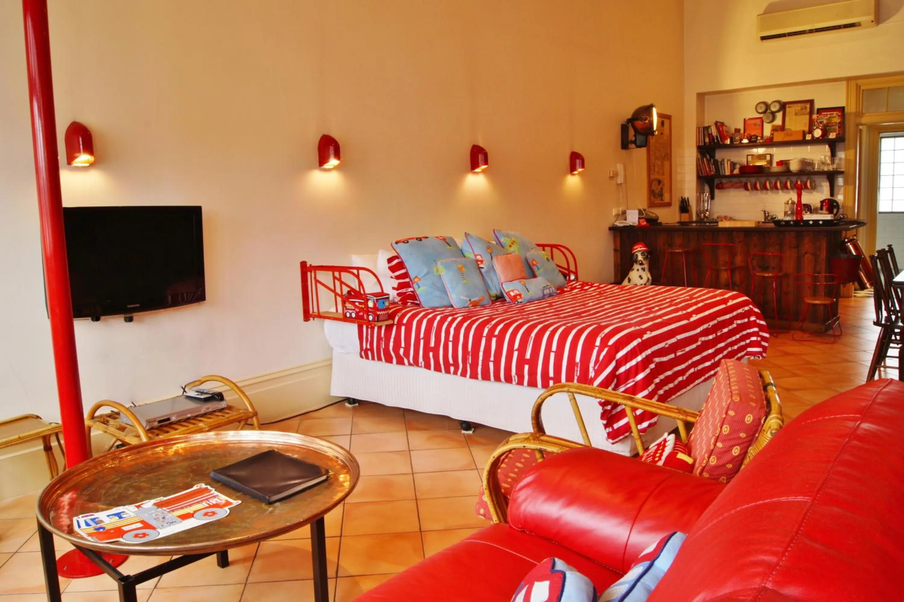 TV and multimedia in Fire Station Inn