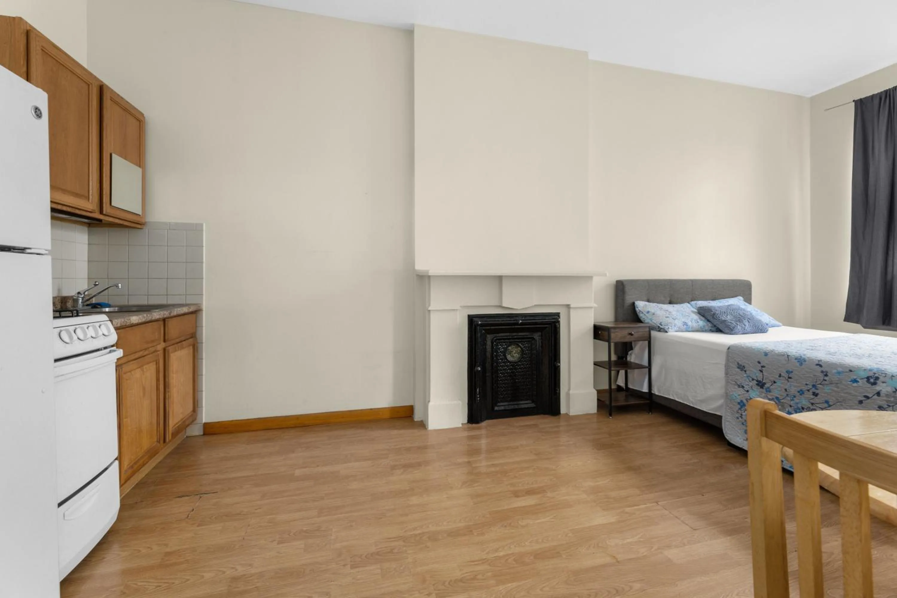 Kitchen or kitchenette, Bed in West 30th Street Guest House