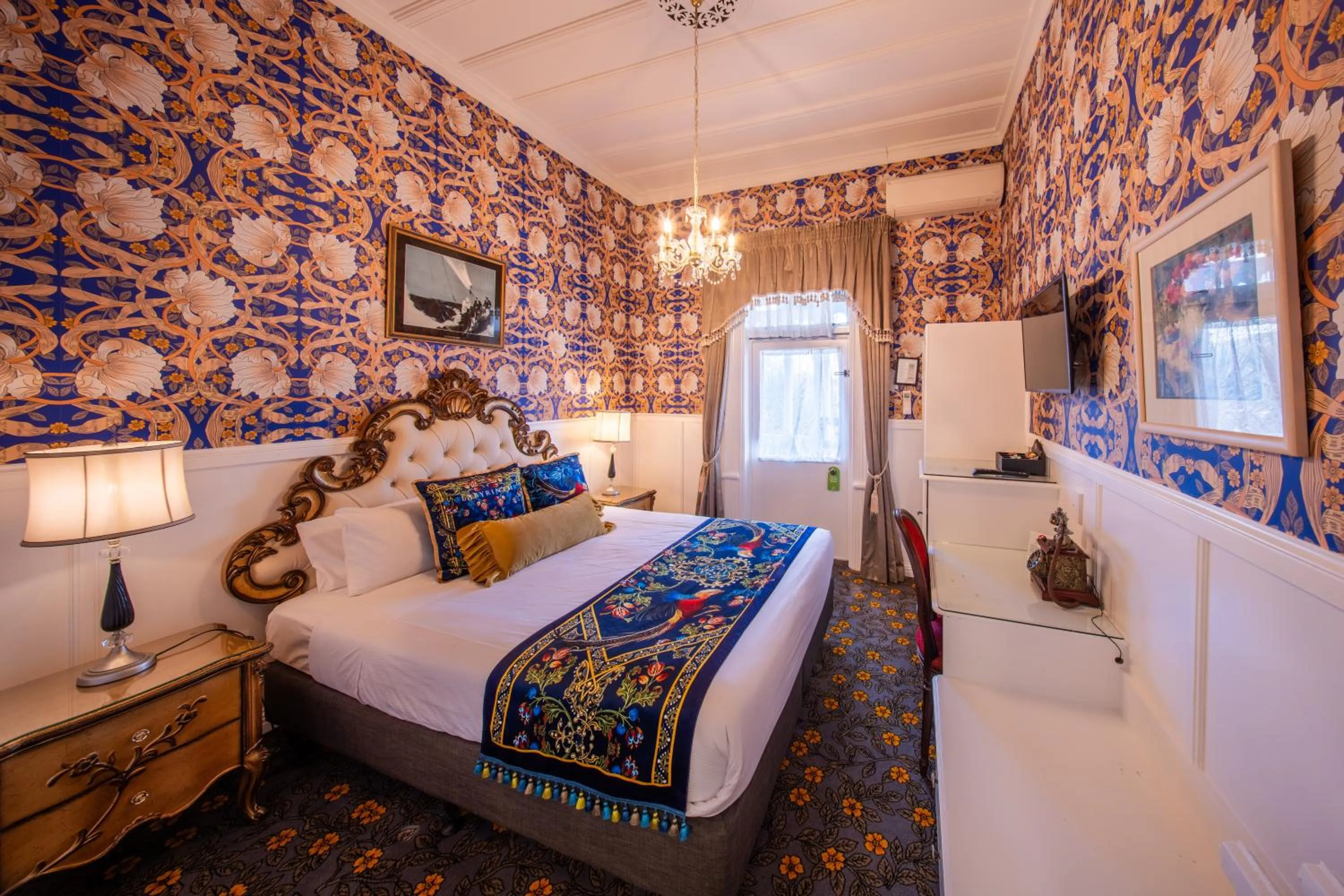 Bed in Prince's Gate Hotel