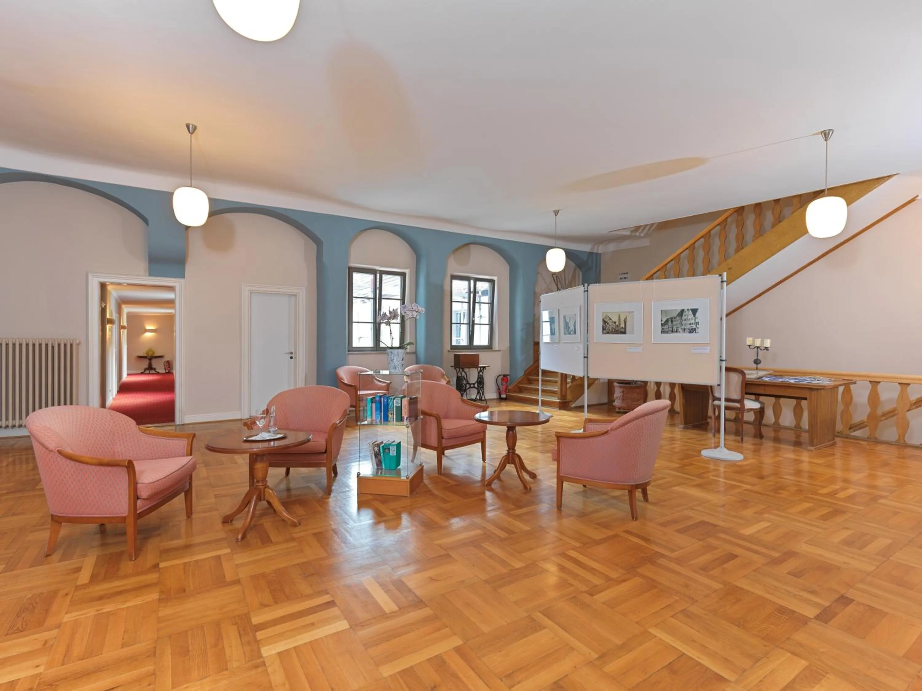 Seating area in Lodner Hotel Drei Mohren