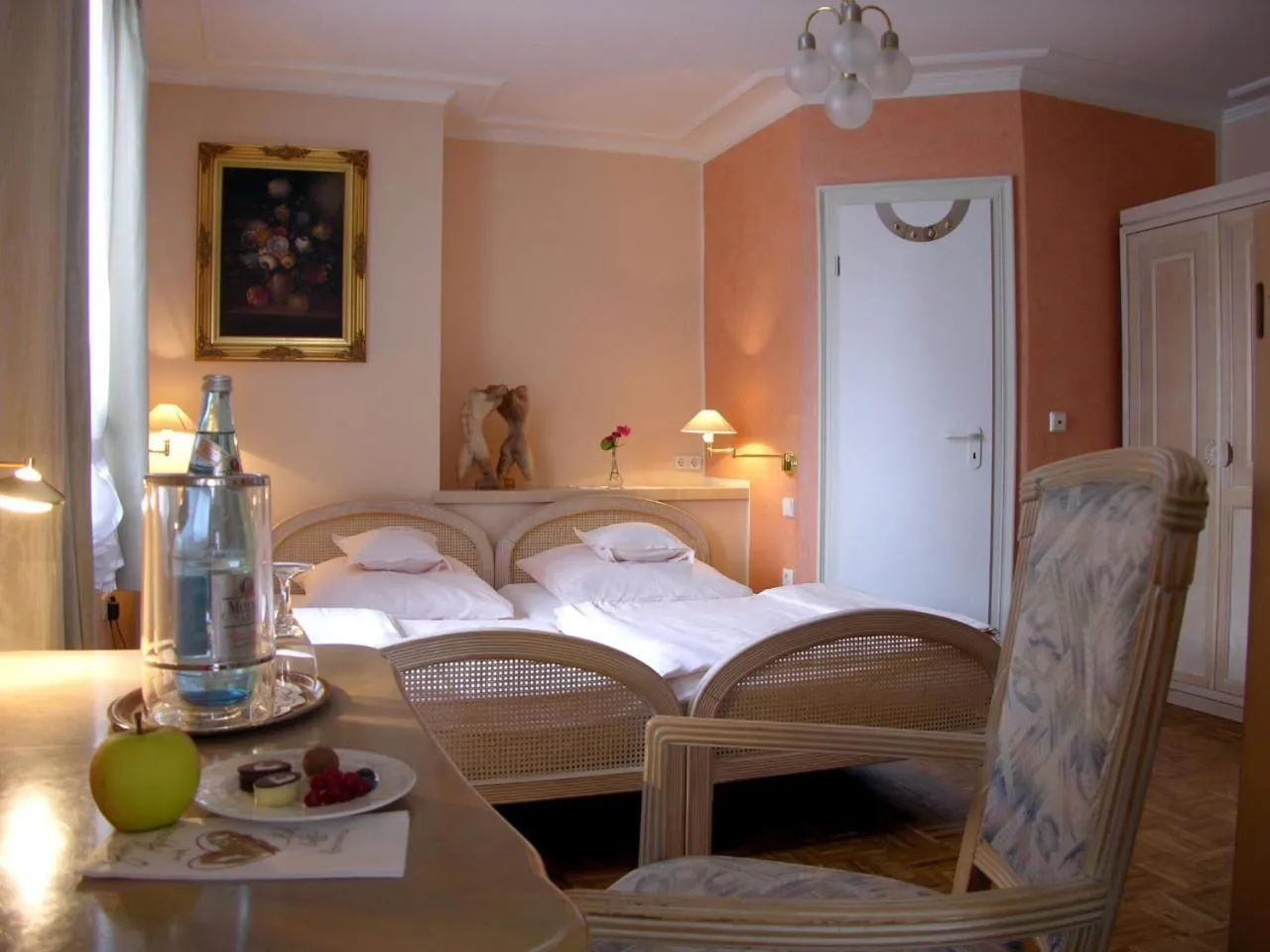 Photo of the whole room, Bed in Lodner Hotel Drei Mohren