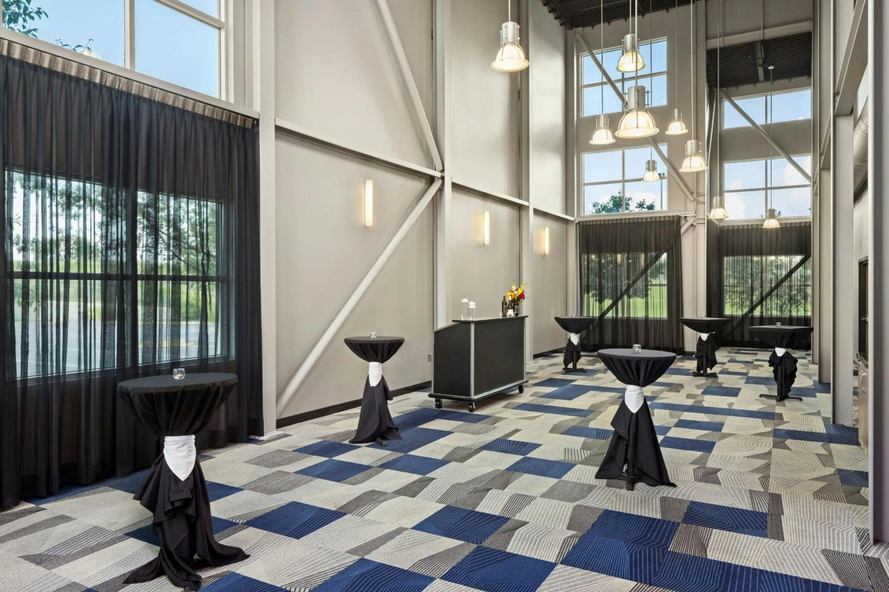 Meeting/conference room in Delta Hotels by Marriott Milwaukee Northwest