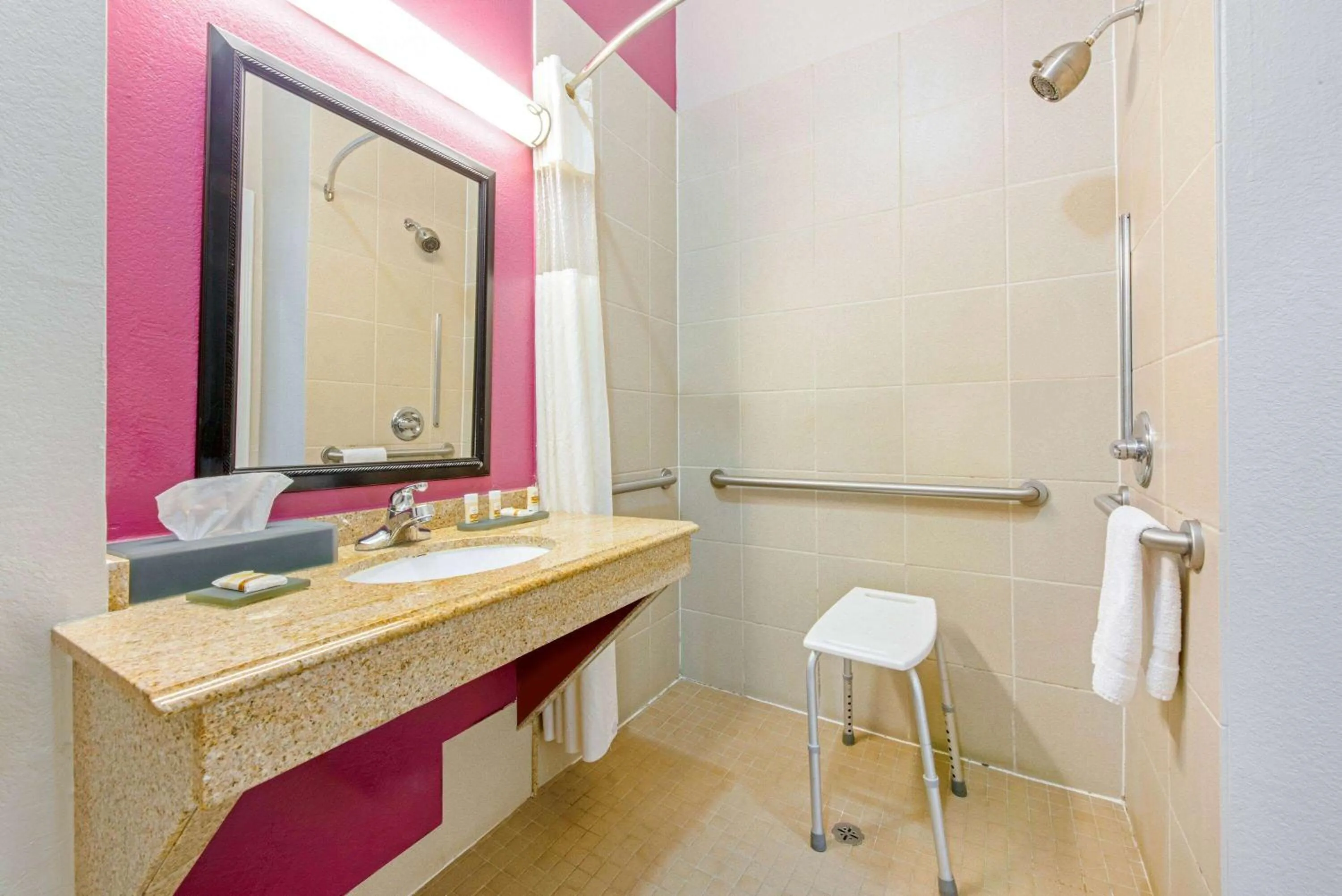 Shower in La Quinta by Wyndham Winnie