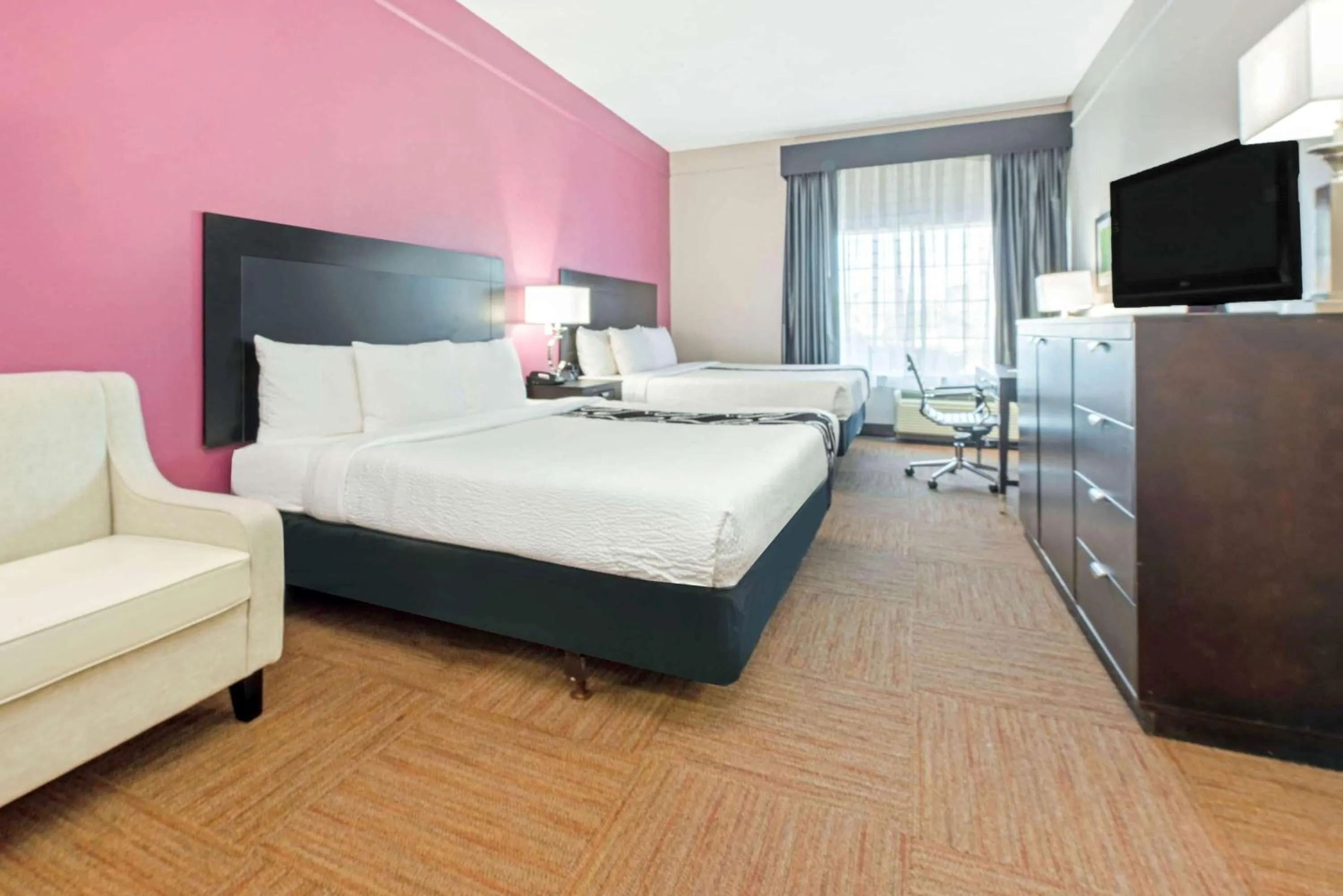 Photo of the whole room, Bed in La Quinta by Wyndham Winnie