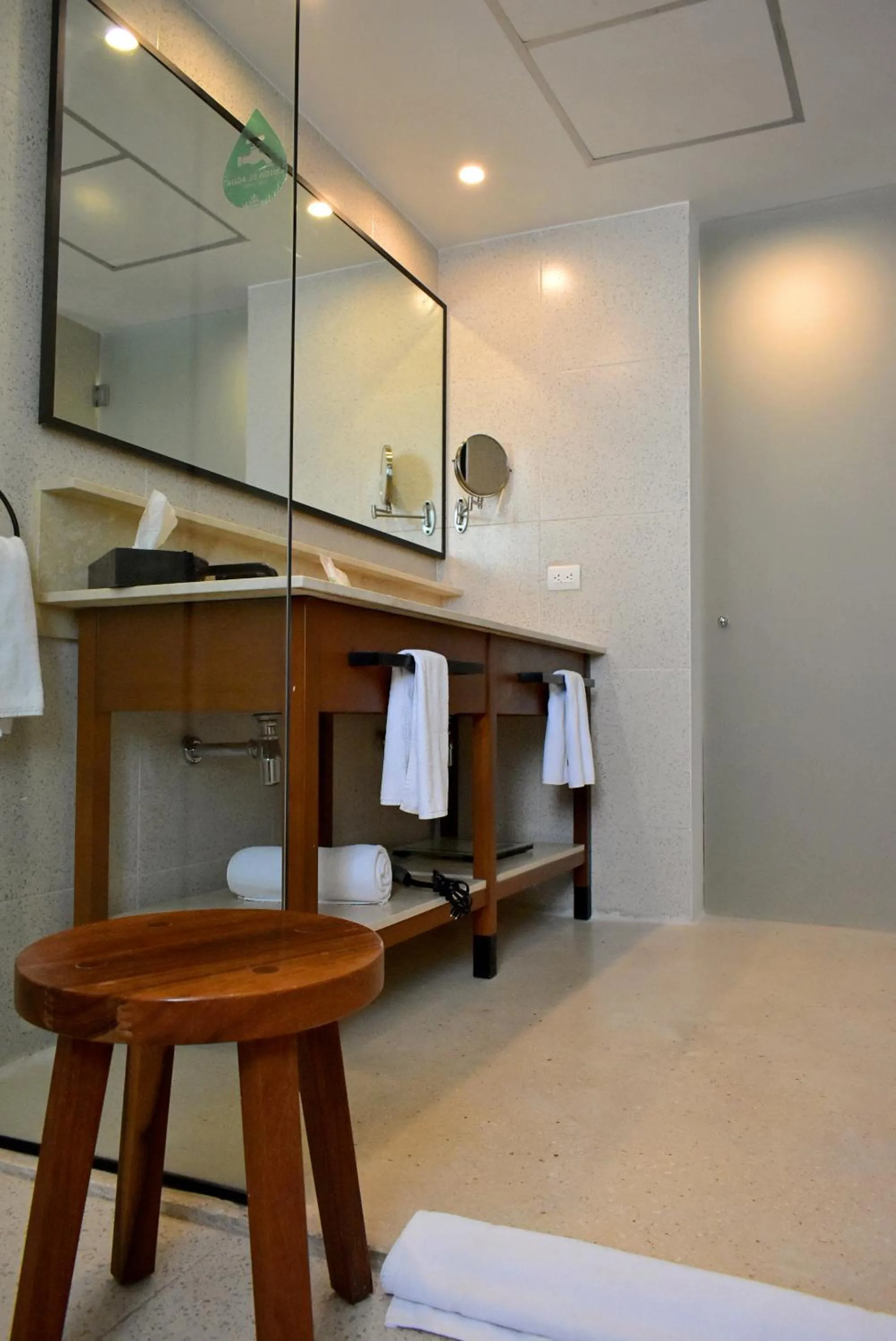 Bathroom, Bed in Mex Hoteles