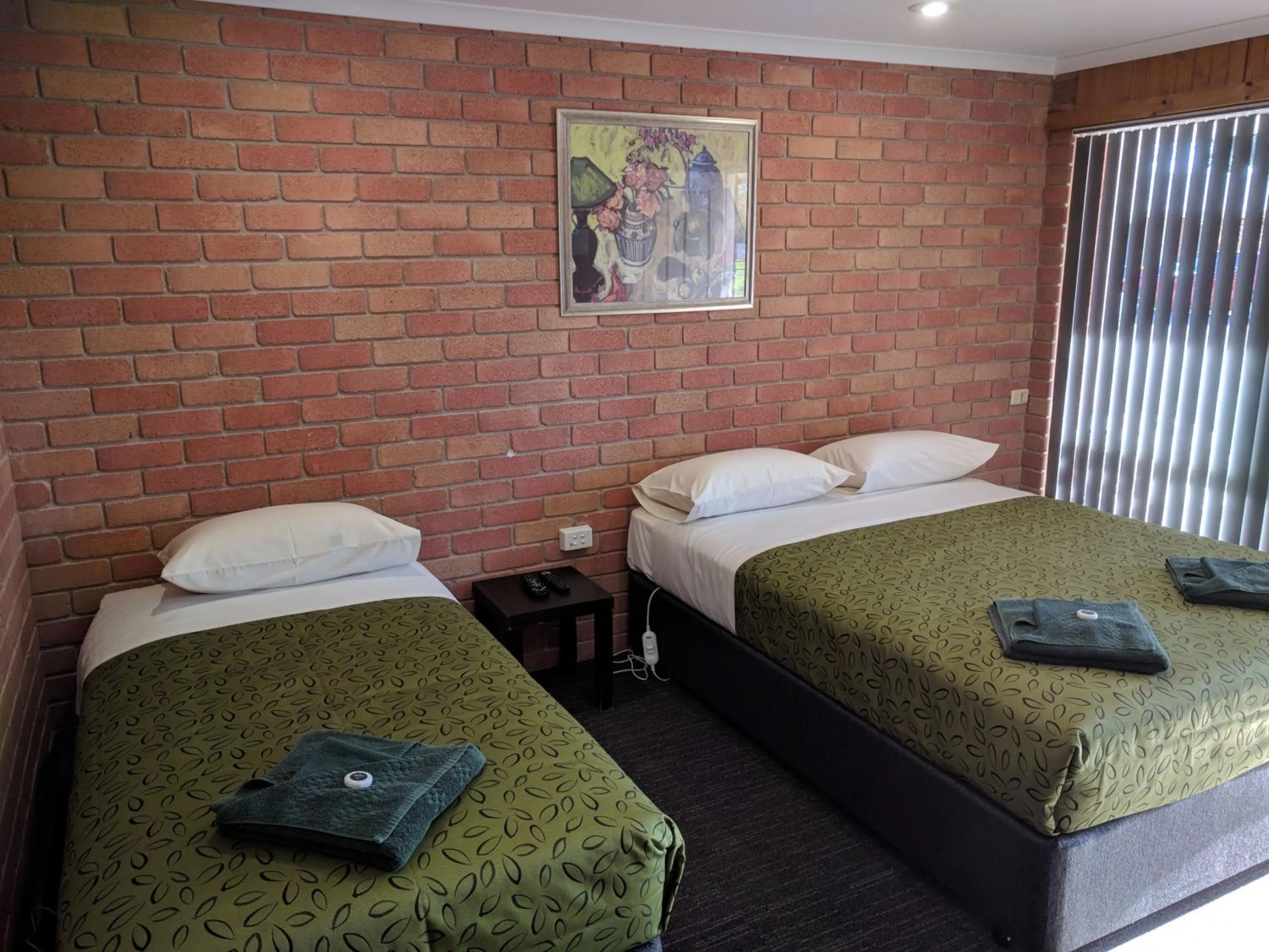 Bed in Travellers Inn Kaniva