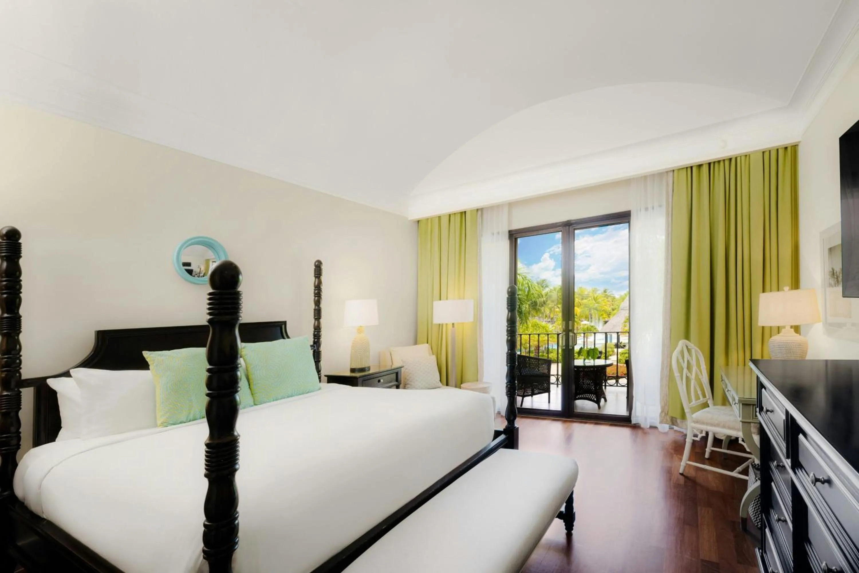 Swimming pool, Bed in The Buenaventura Golf & Beach Resort, Autograph Collection