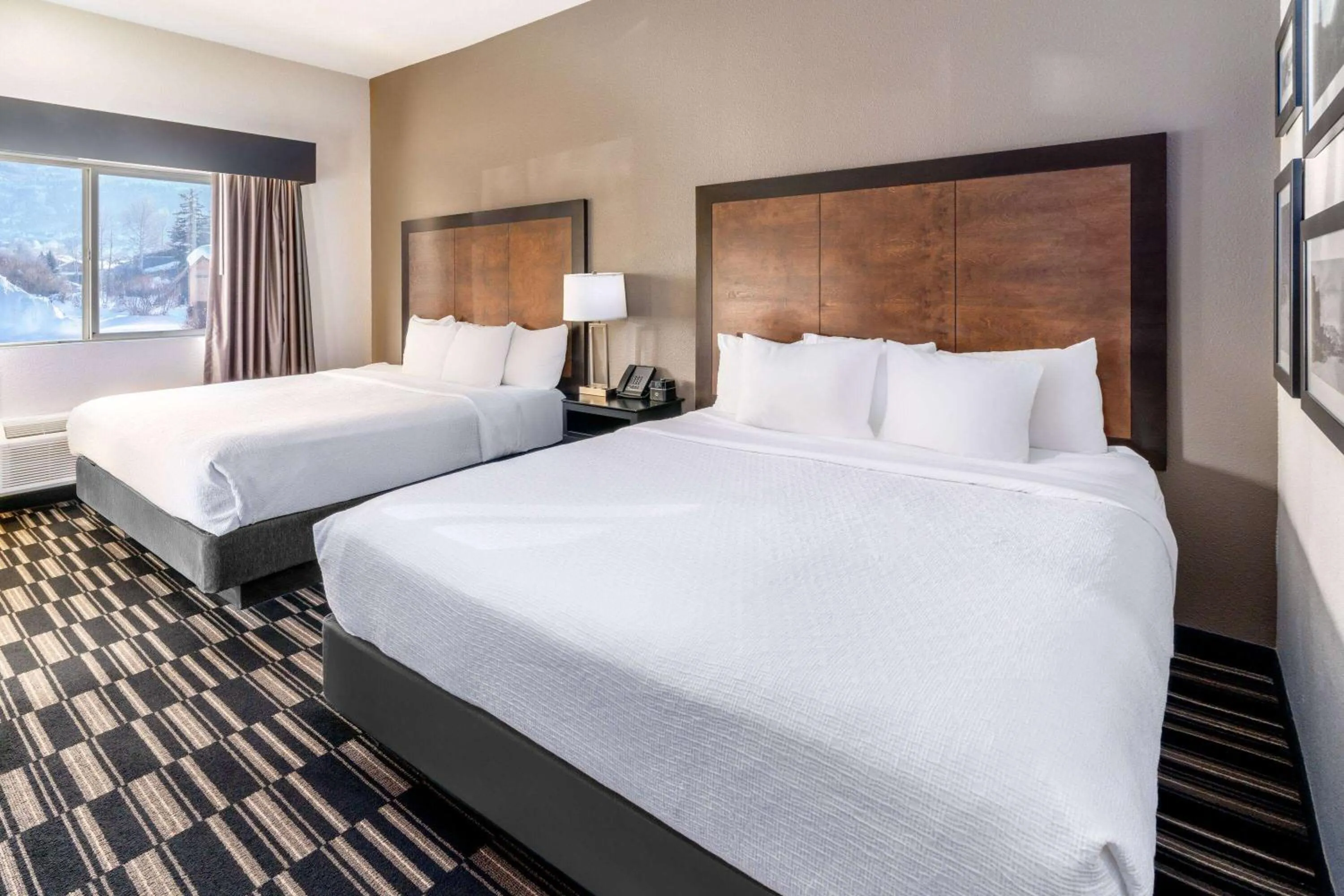 Photo of the whole room, Bed in La Quinta Inn by Wyndham Steamboat Springs