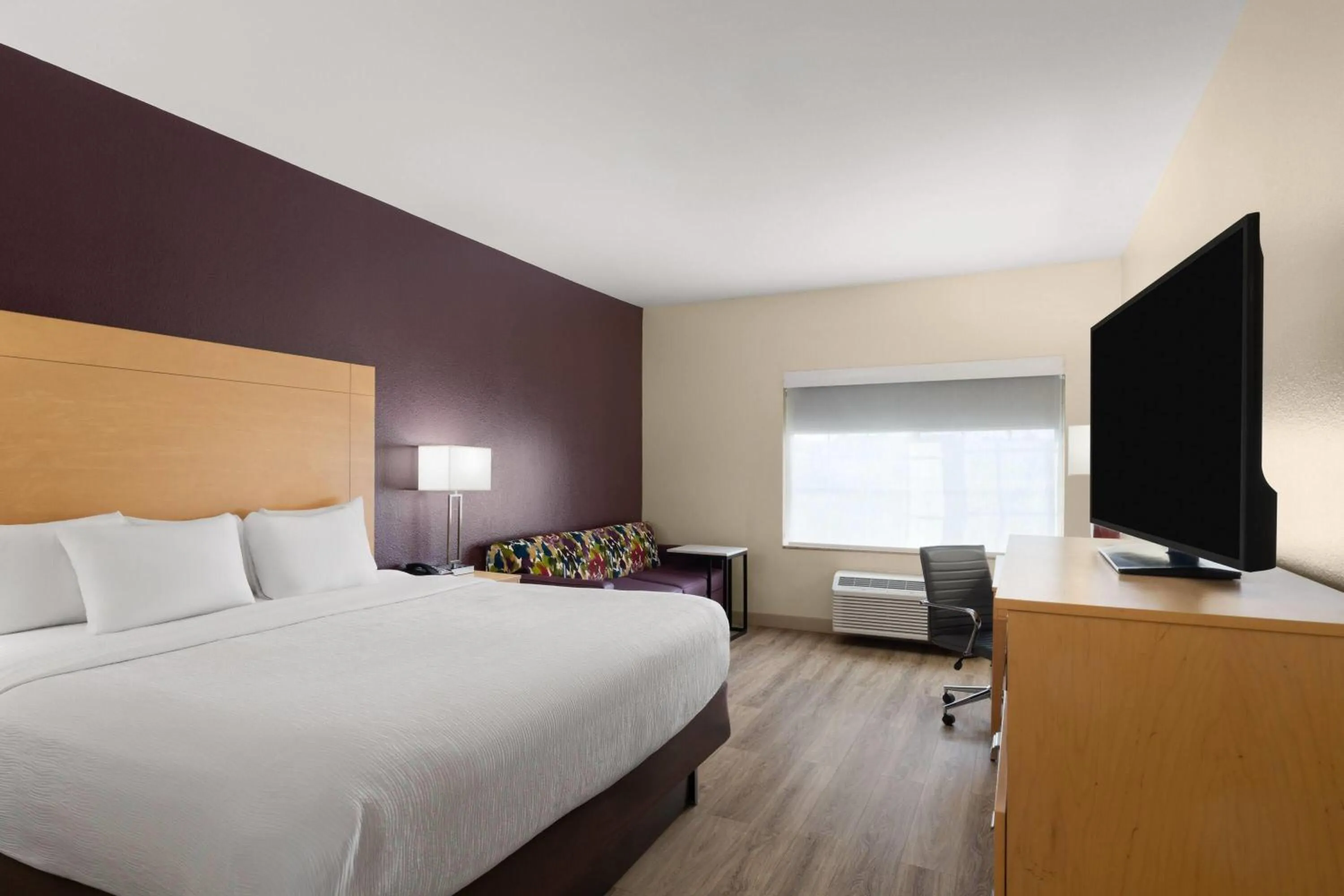 Photo of the whole room, Bed in La Quinta by Wyndham Tucumcari