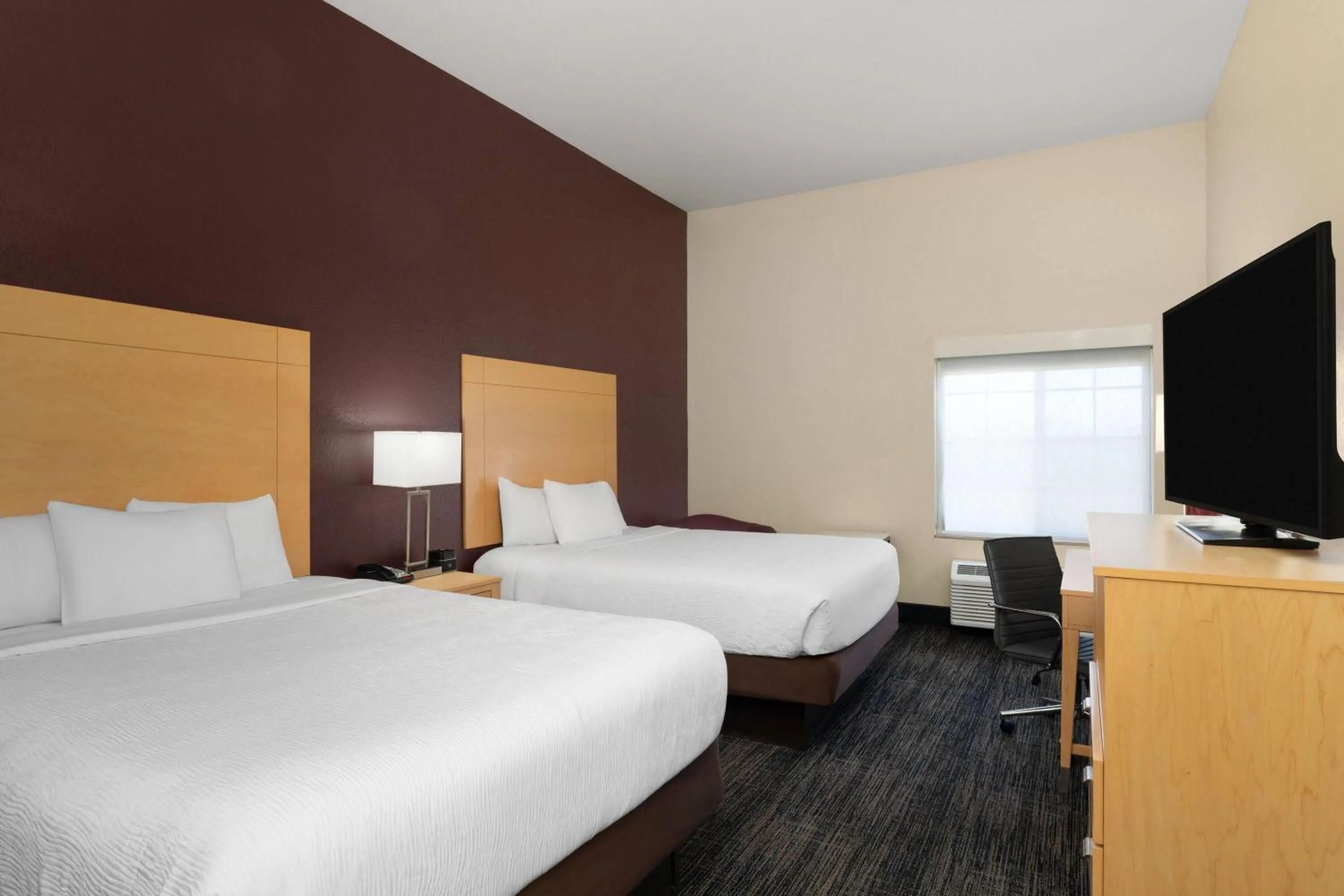 Photo of the whole room, Bed in La Quinta by Wyndham Tucumcari