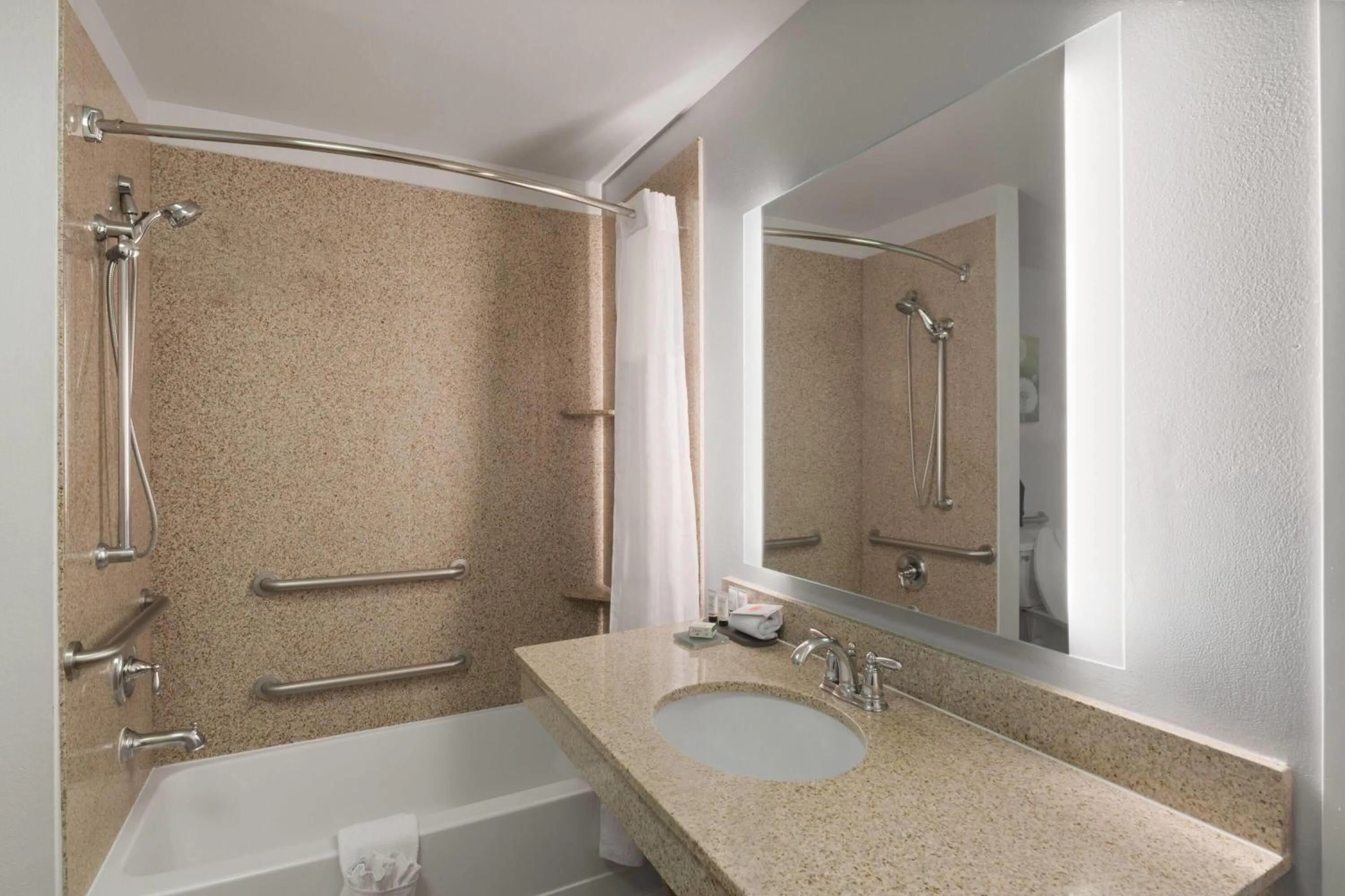 Photo of the whole room in La Quinta by Wyndham Tucumcari