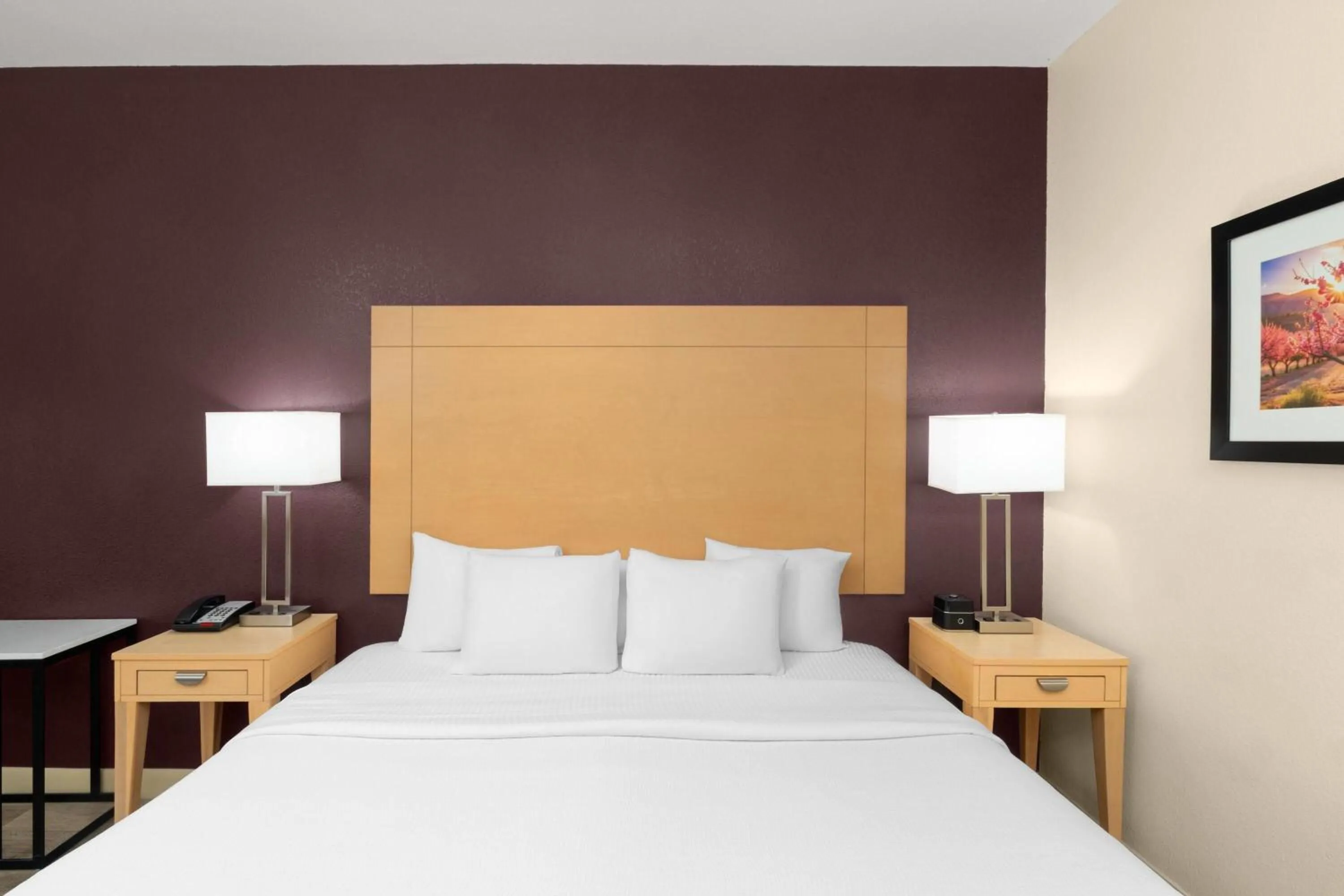 Photo of the whole room, Bed in La Quinta by Wyndham Tucumcari