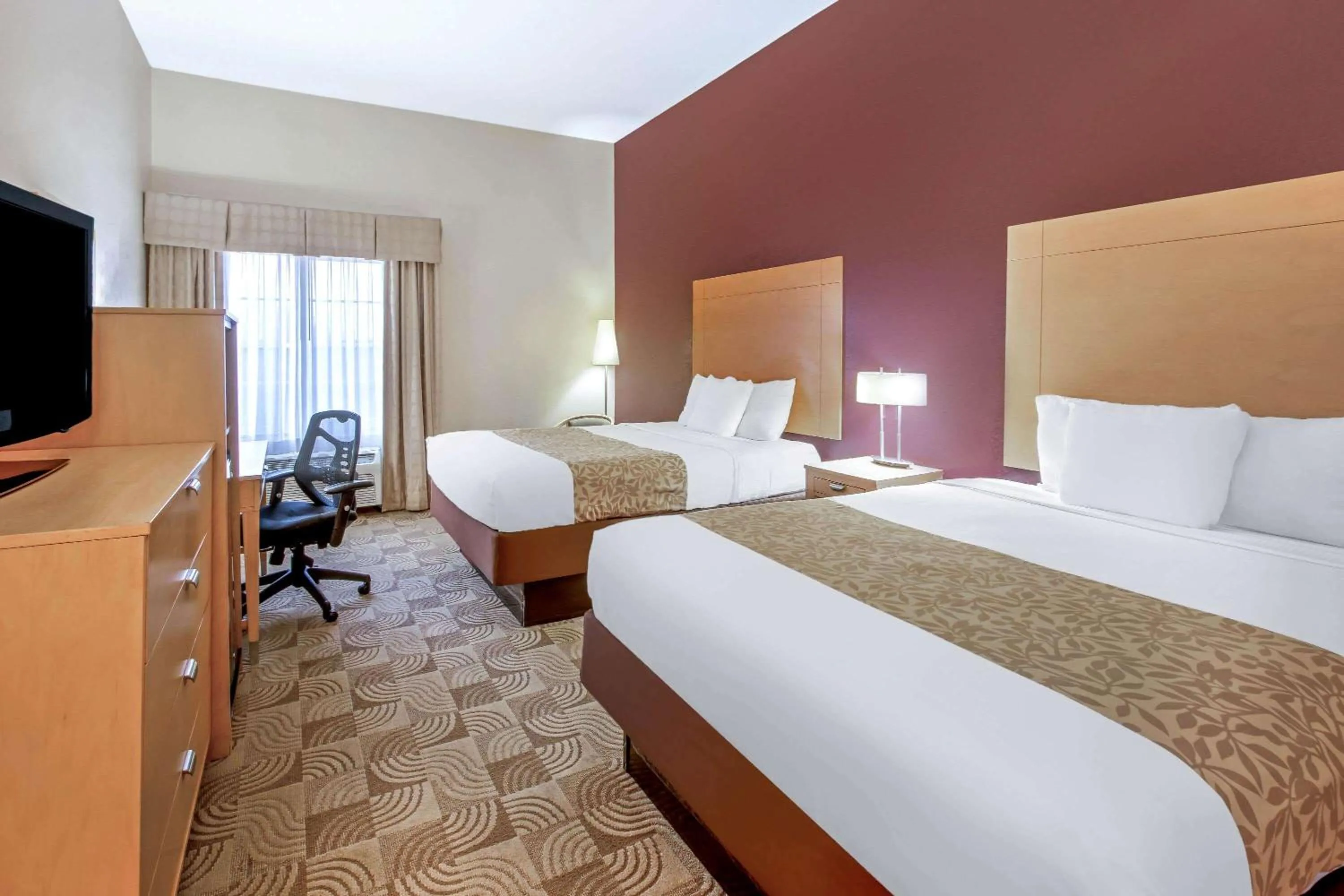 Photo of the whole room, Bed in La Quinta by Wyndham Tucumcari