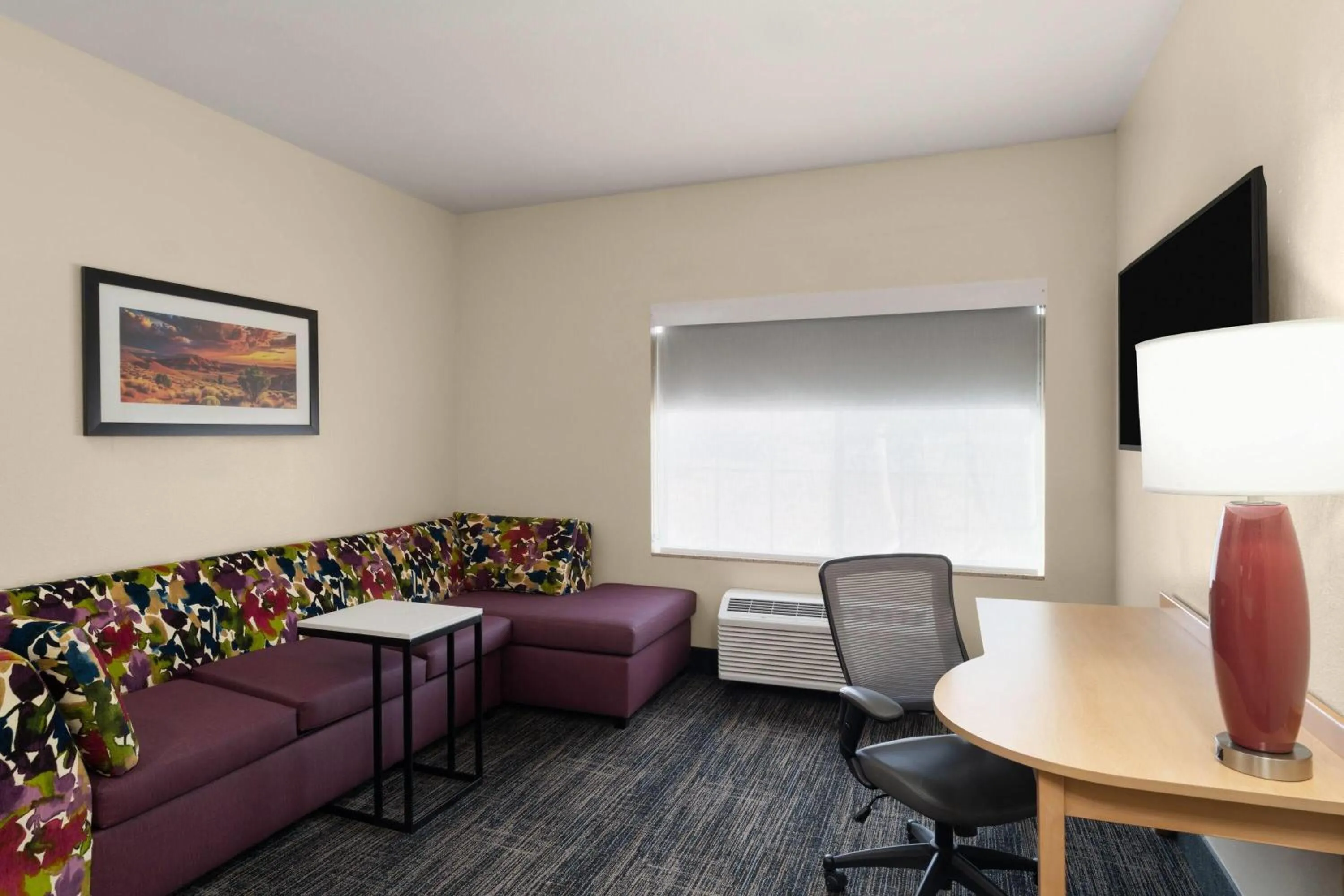 Photo of the whole room in La Quinta by Wyndham Tucumcari