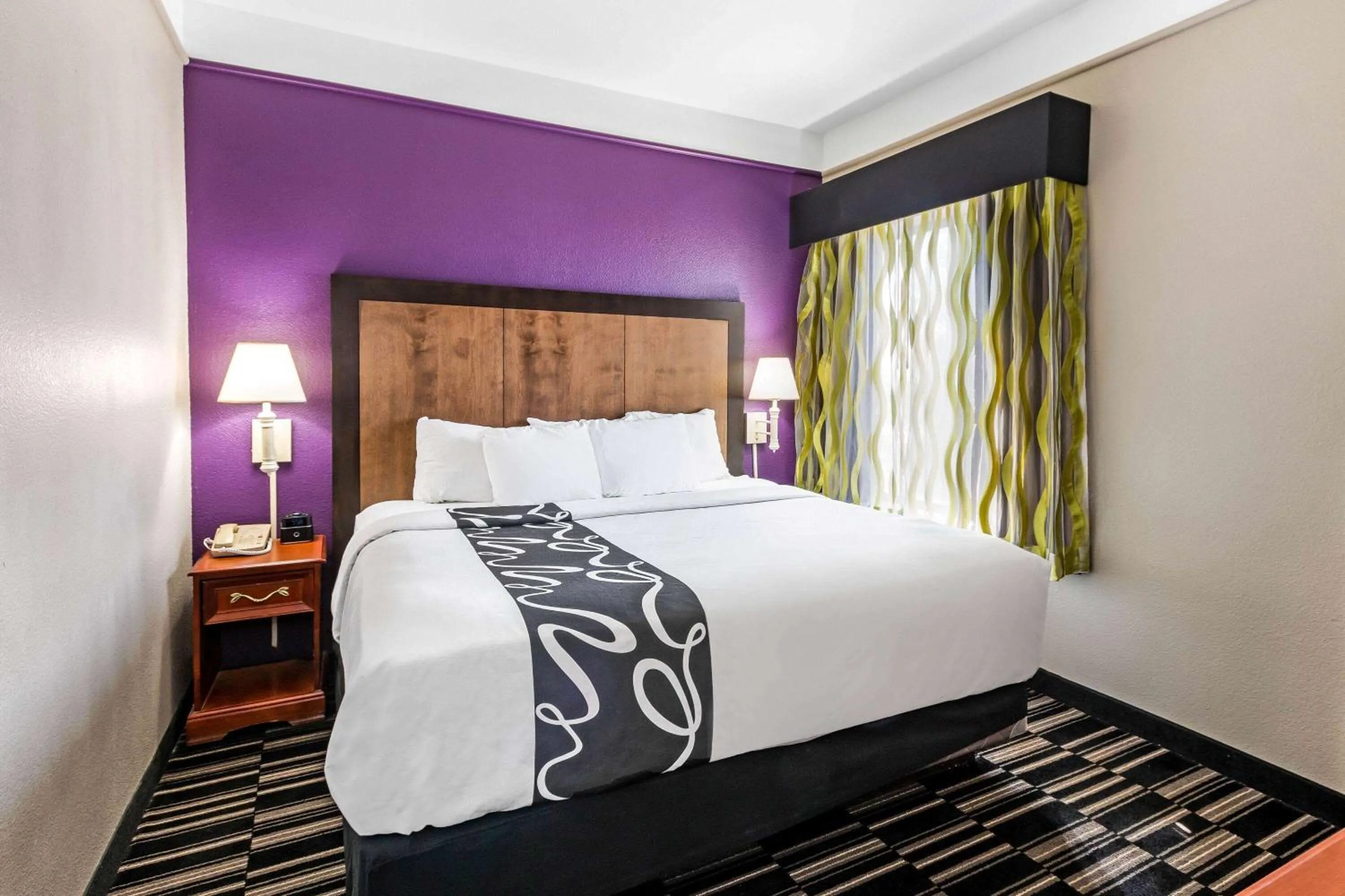 Bed in La Quinta by Wyndham Roswell