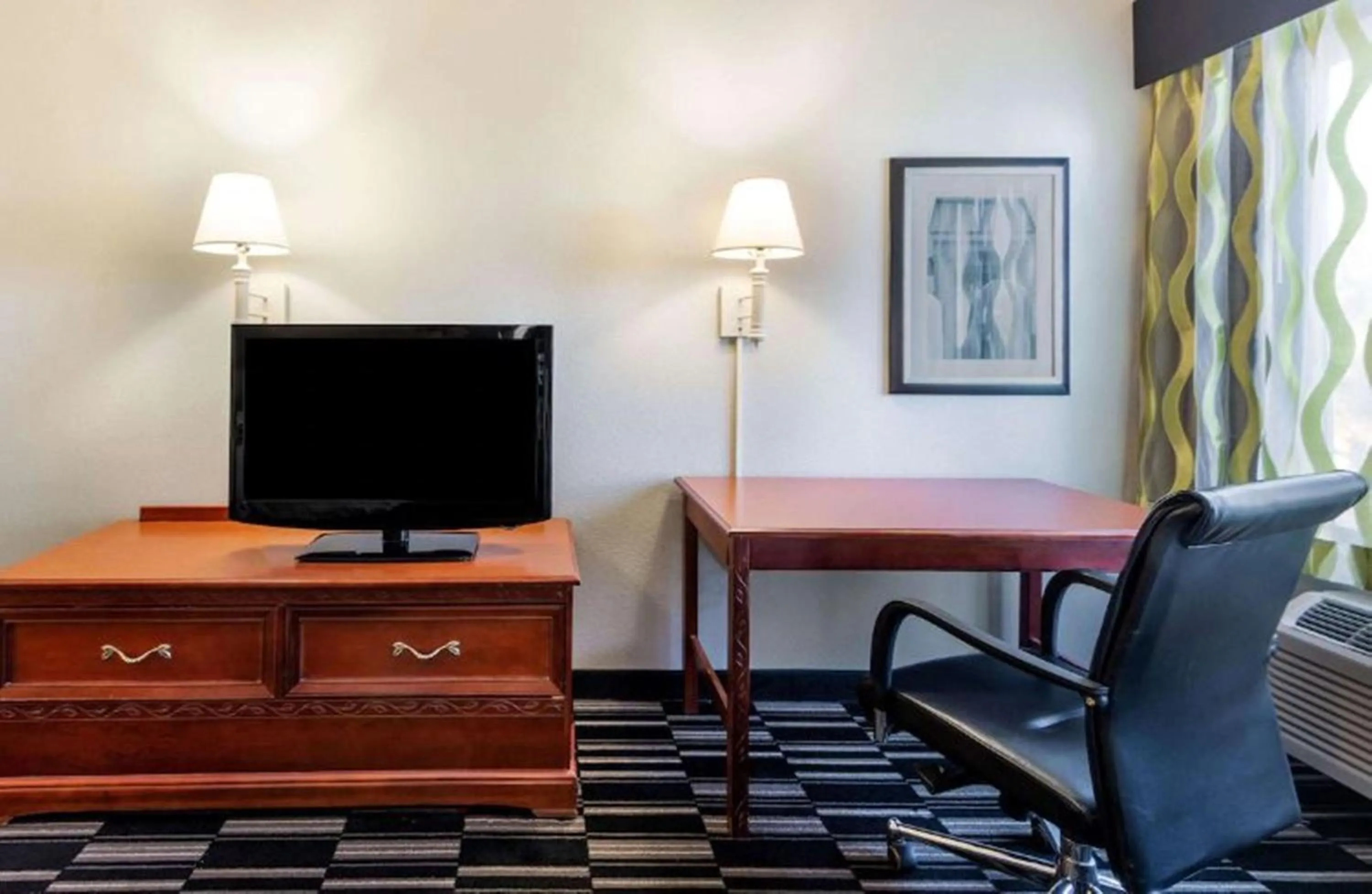 TV and multimedia in La Quinta by Wyndham Roswell
