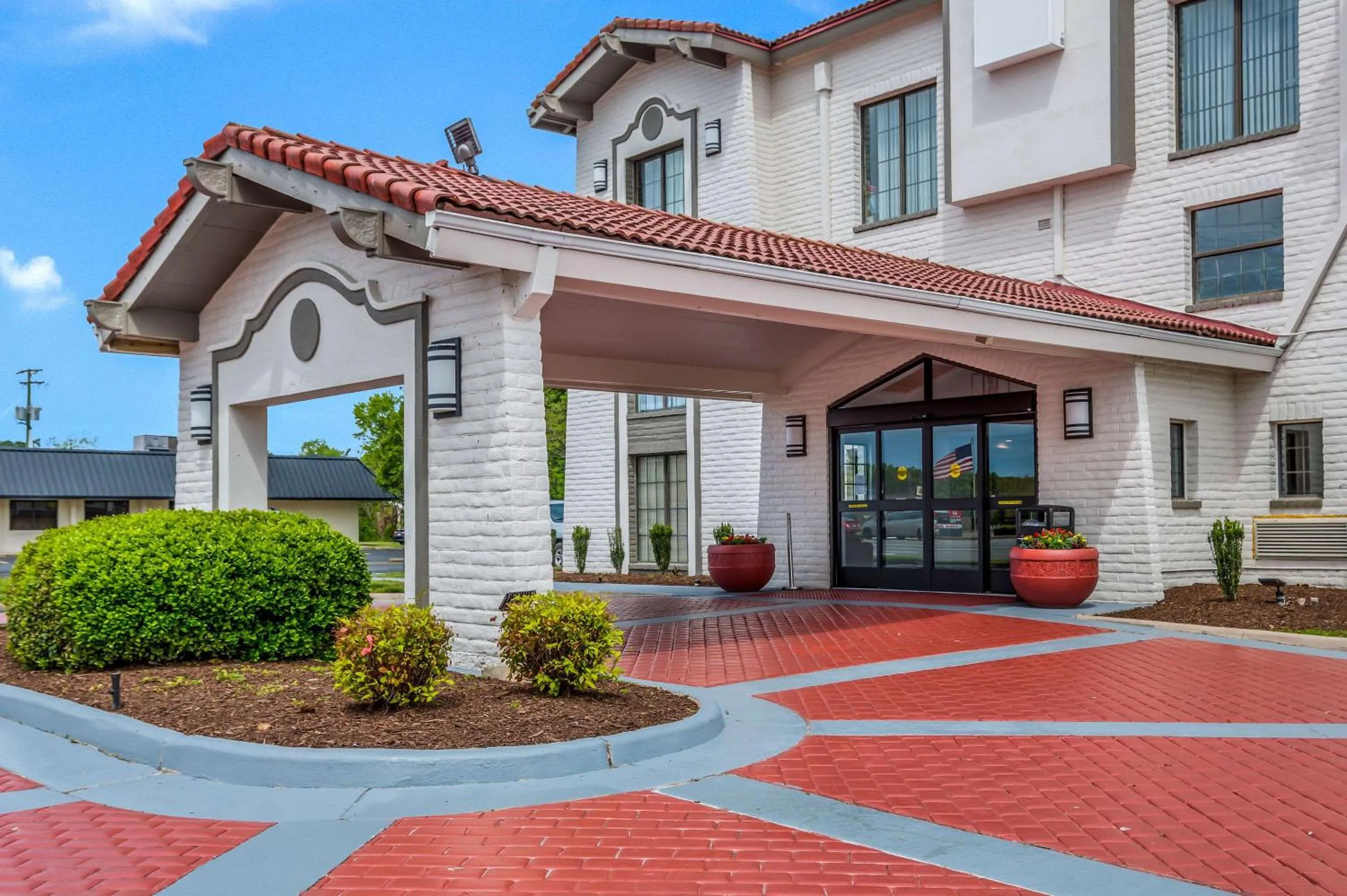 Property building in Quality Inn Hampton - Newport News