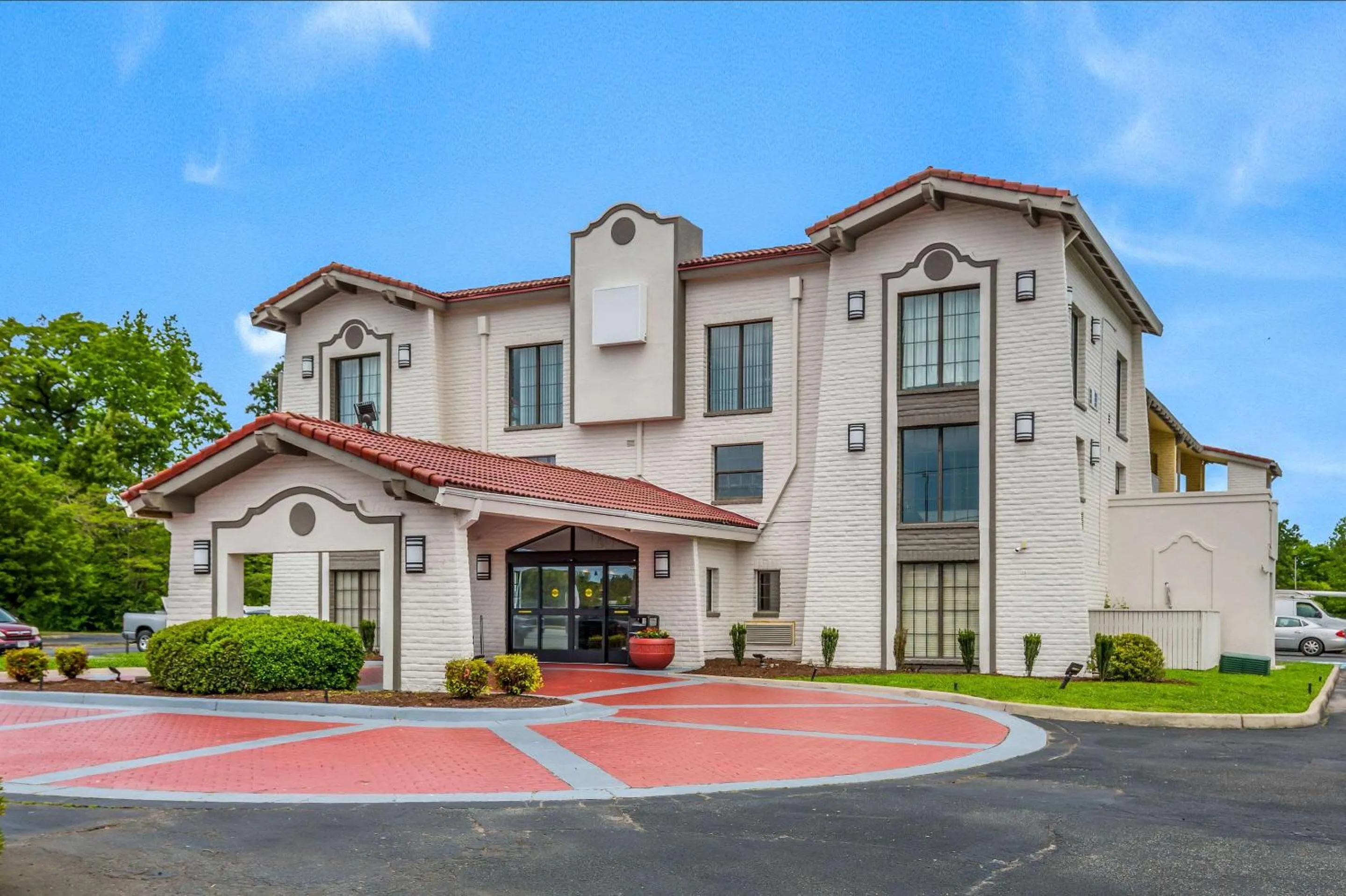 Property building in Quality Inn Hampton - Newport News