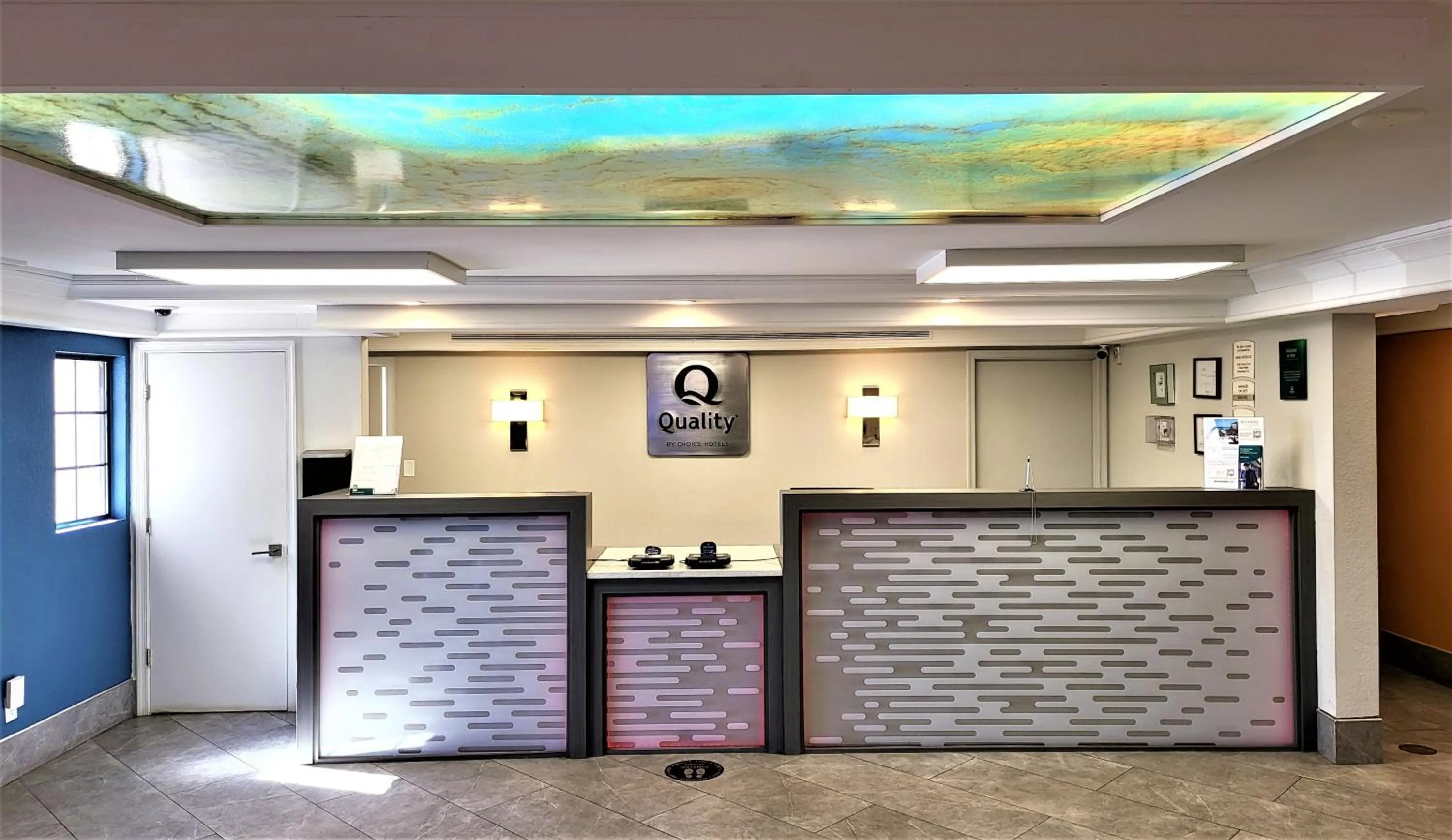 Lobby or reception in Quality Inn Hampton - Newport News